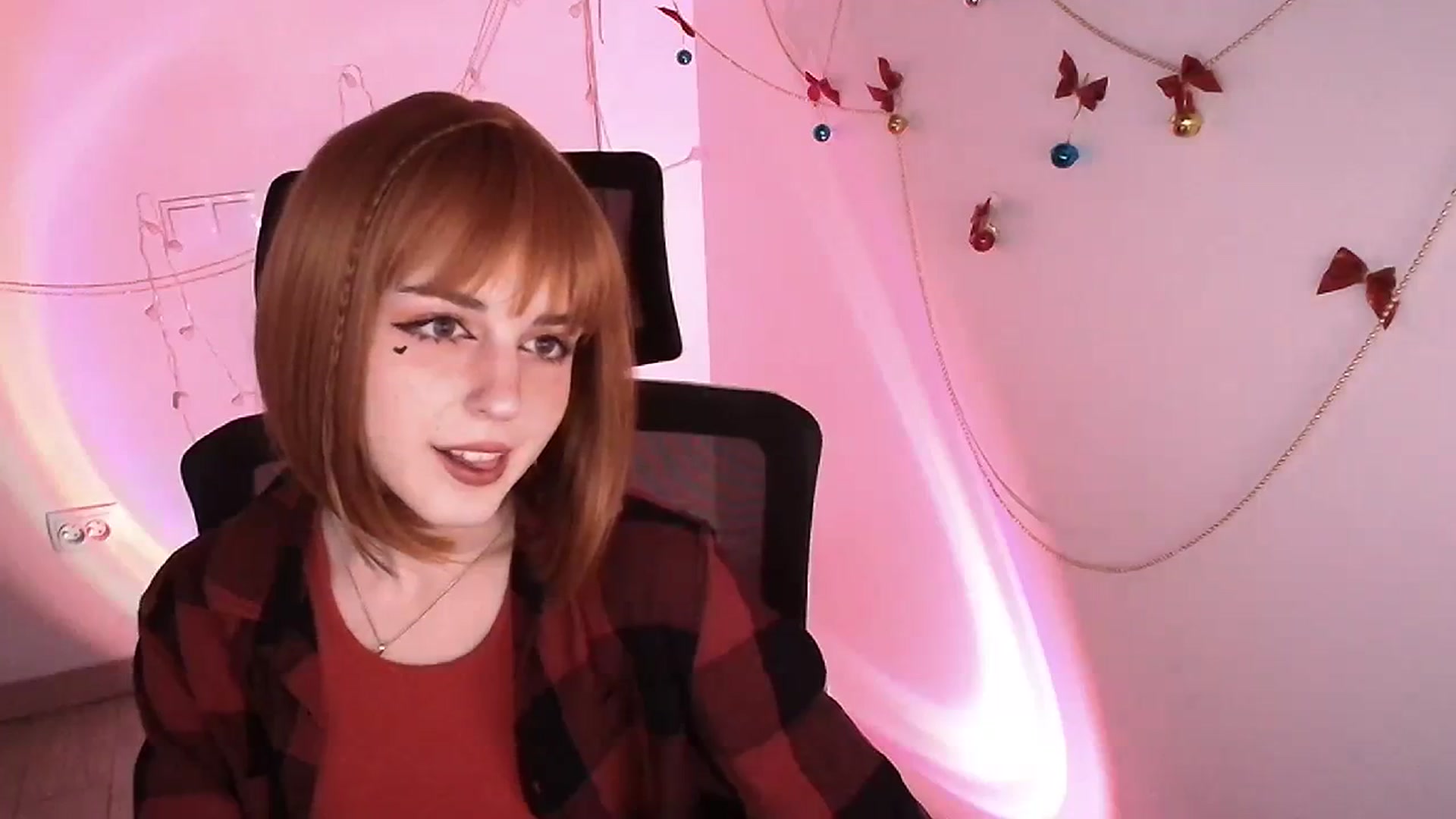 Gallery image thumbnail from Lurenn's myfreecams stream on, 12/22/2023, 14:26 image 5 of 20