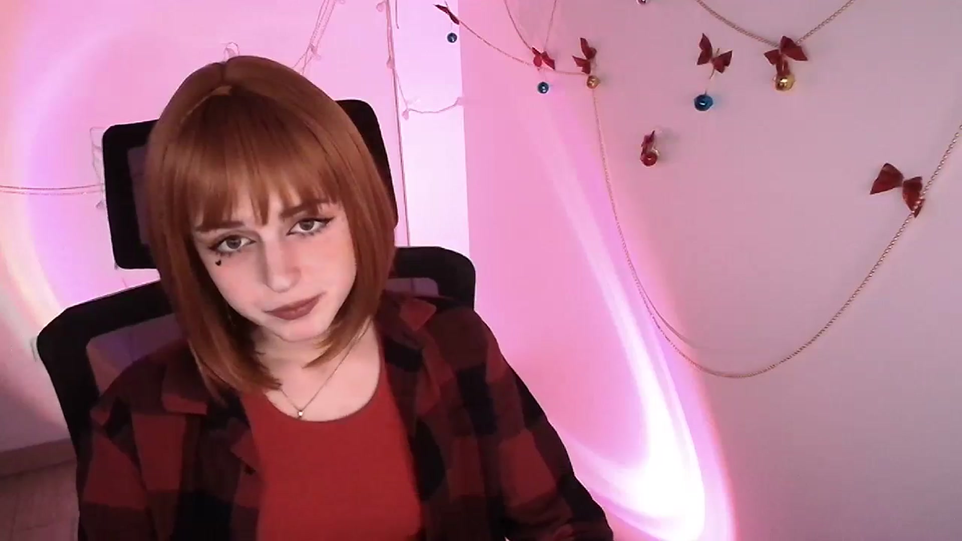 Gallery image thumbnail from Lurenn's myfreecams stream on, 12/22/2023, 14:26 image 3 of 20