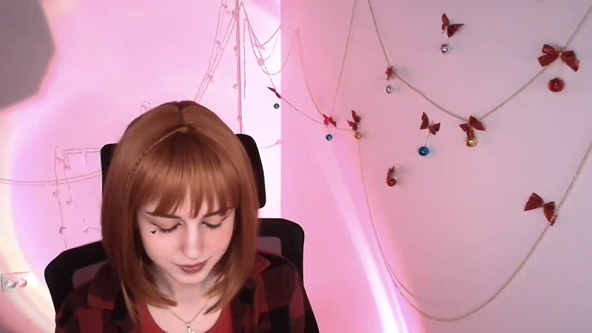 Gallery image thumbnail from Lurenn's myfreecams stream on, 12/22/2023, 14:26 image 12 of 20