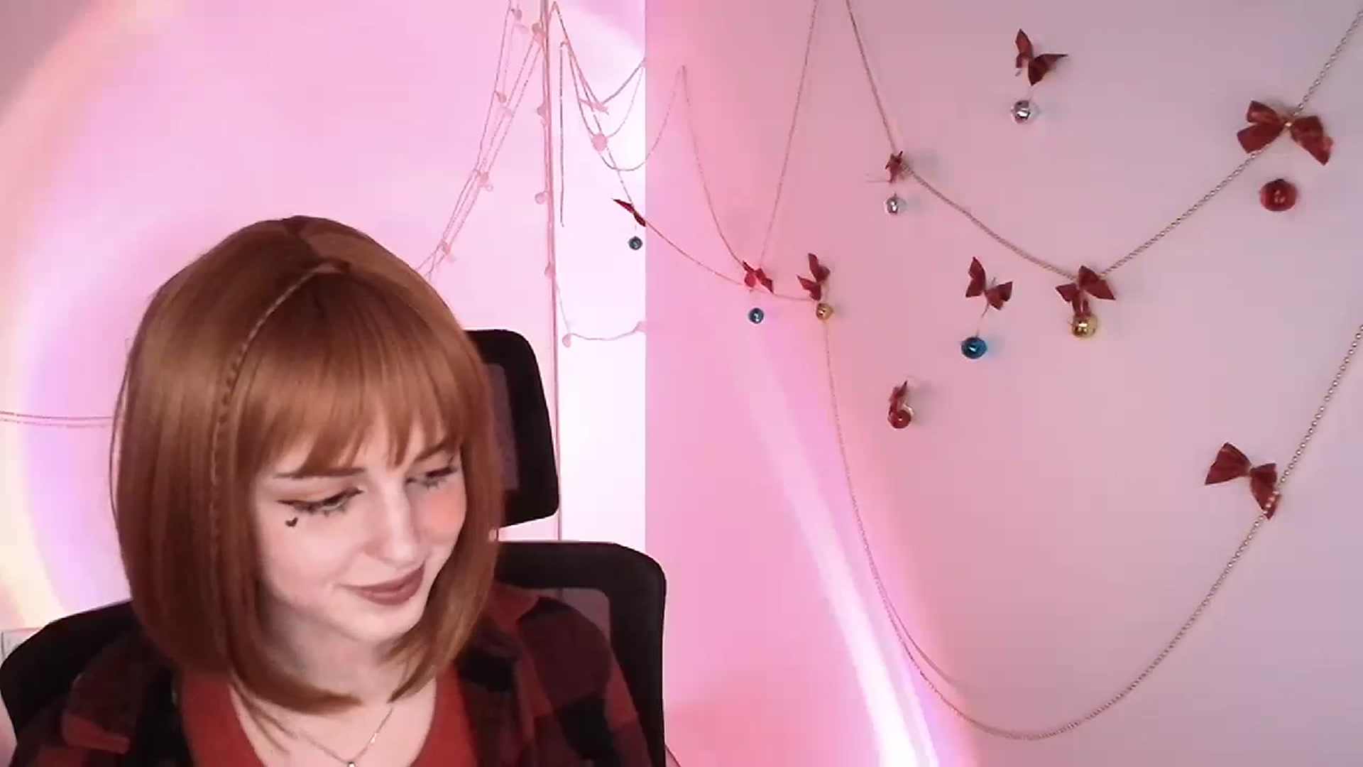Gallery image thumbnail from Lurenn's myfreecams stream on, 12/22/2023, 14:26 image 9 of 20