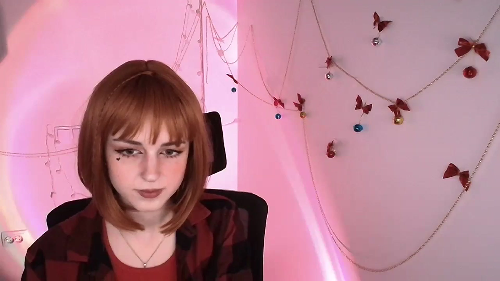 Gallery image thumbnail from Lurenn's myfreecams stream on, 12/22/2023, 15:42 image 8 of 20