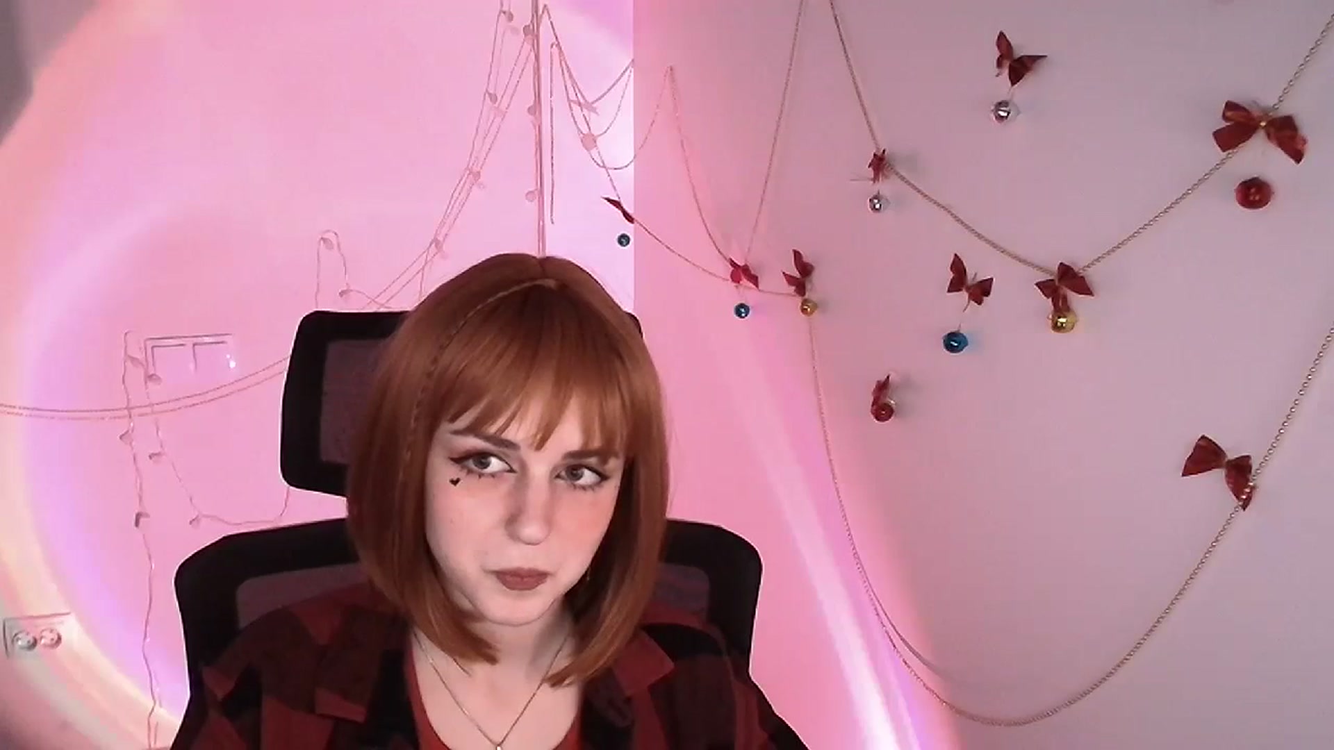 Gallery image thumbnail from Lurenn's myfreecams stream on, 12/22/2023, 15:42 image 5 of 20
