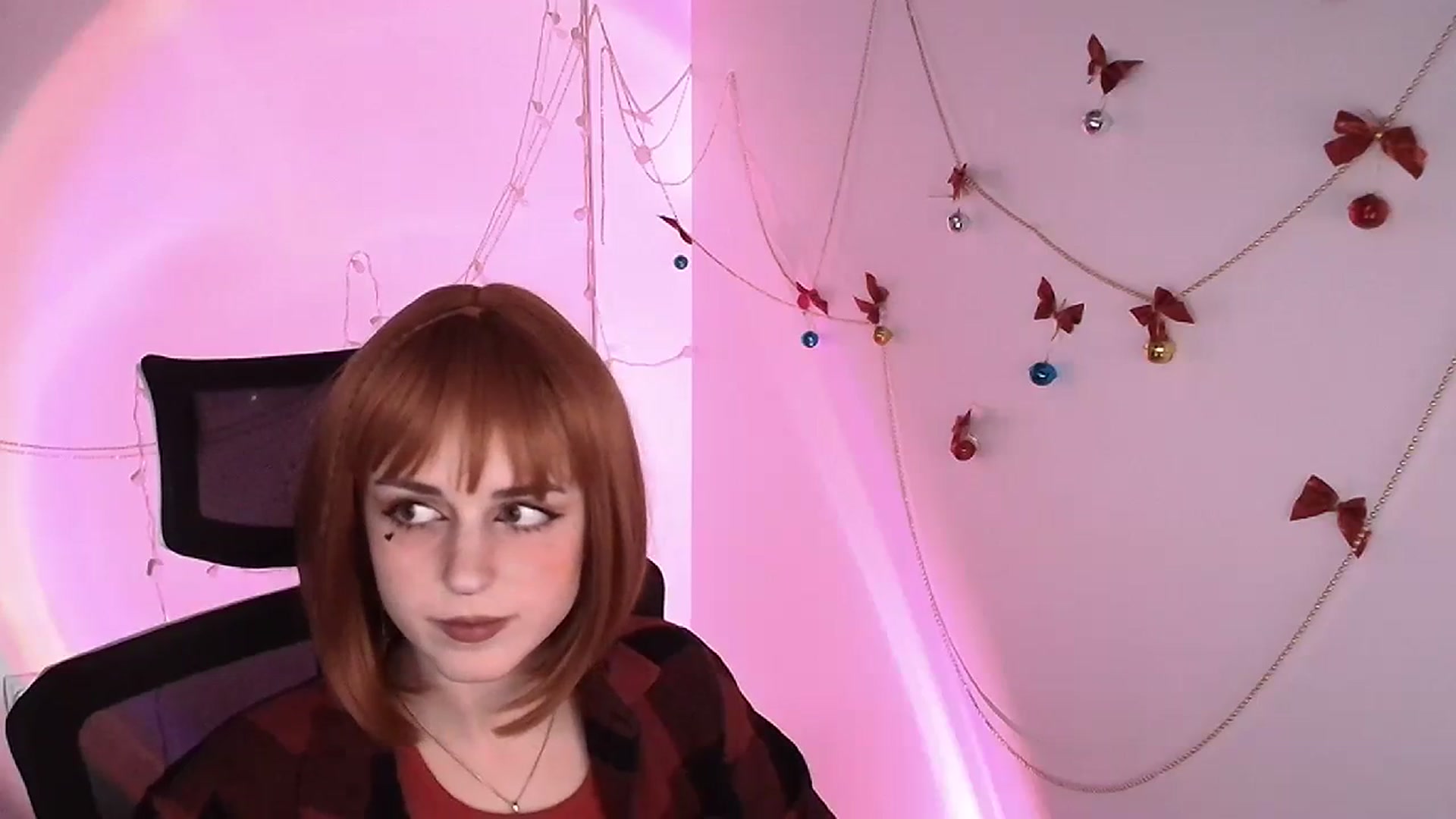 Gallery image thumbnail from Lurenn's myfreecams stream on, 12/22/2023, 15:42 image 11 of 20