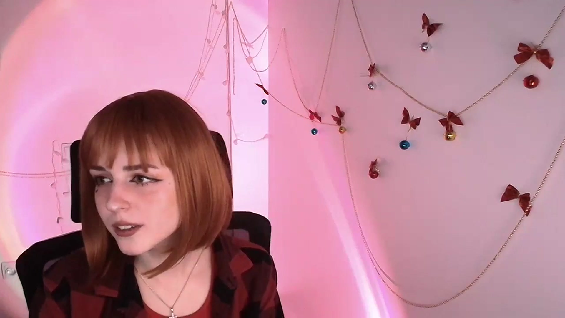 Gallery image thumbnail from Lurenn's myfreecams stream on, 12/22/2023, 15:42 image 2 of 20