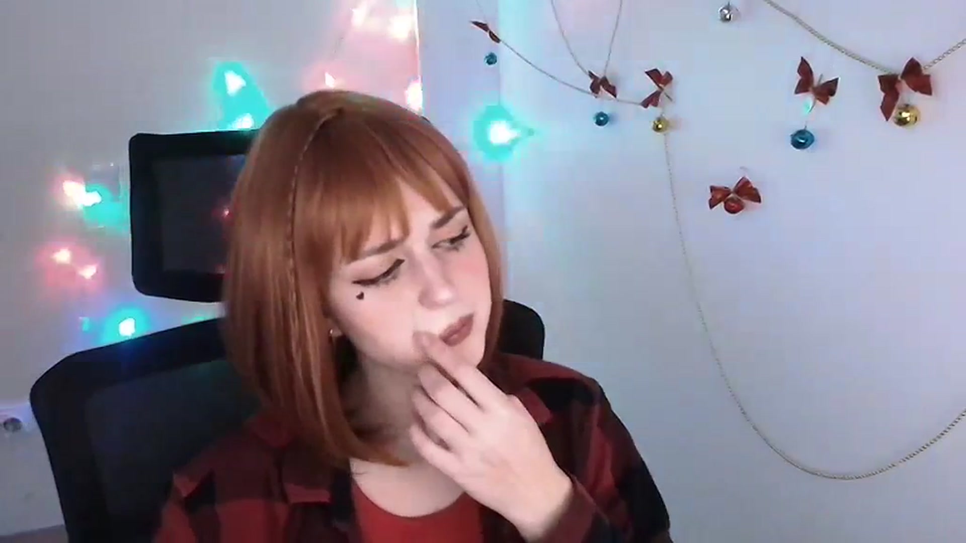 Gallery image thumbnail from Lurenn's myfreecams stream on, 12/23/2023, 14:54 image 19 of 20