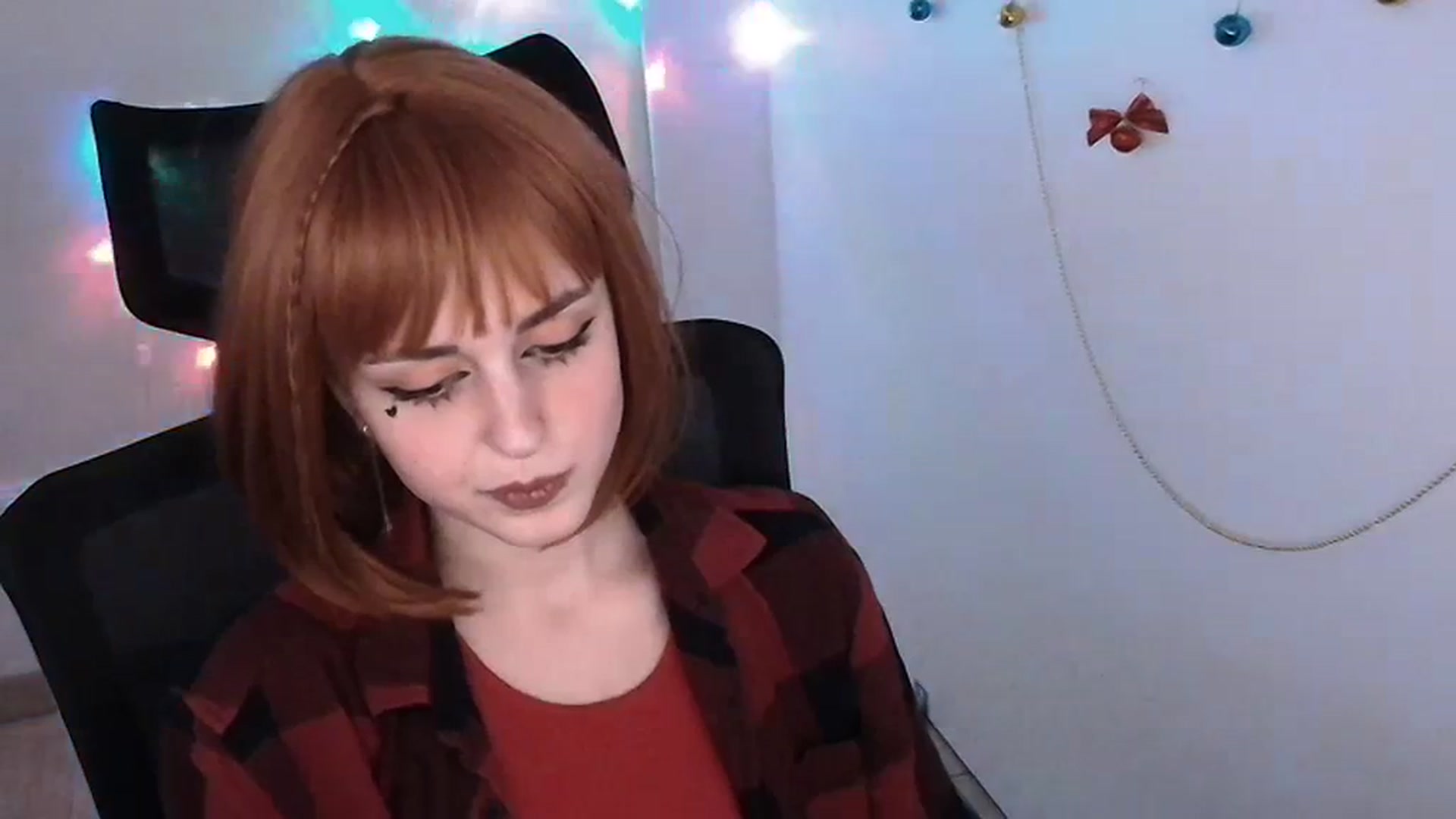 Gallery image thumbnail from Lurenn's myfreecams stream on, 12/23/2023, 16:17 image 18 of 20