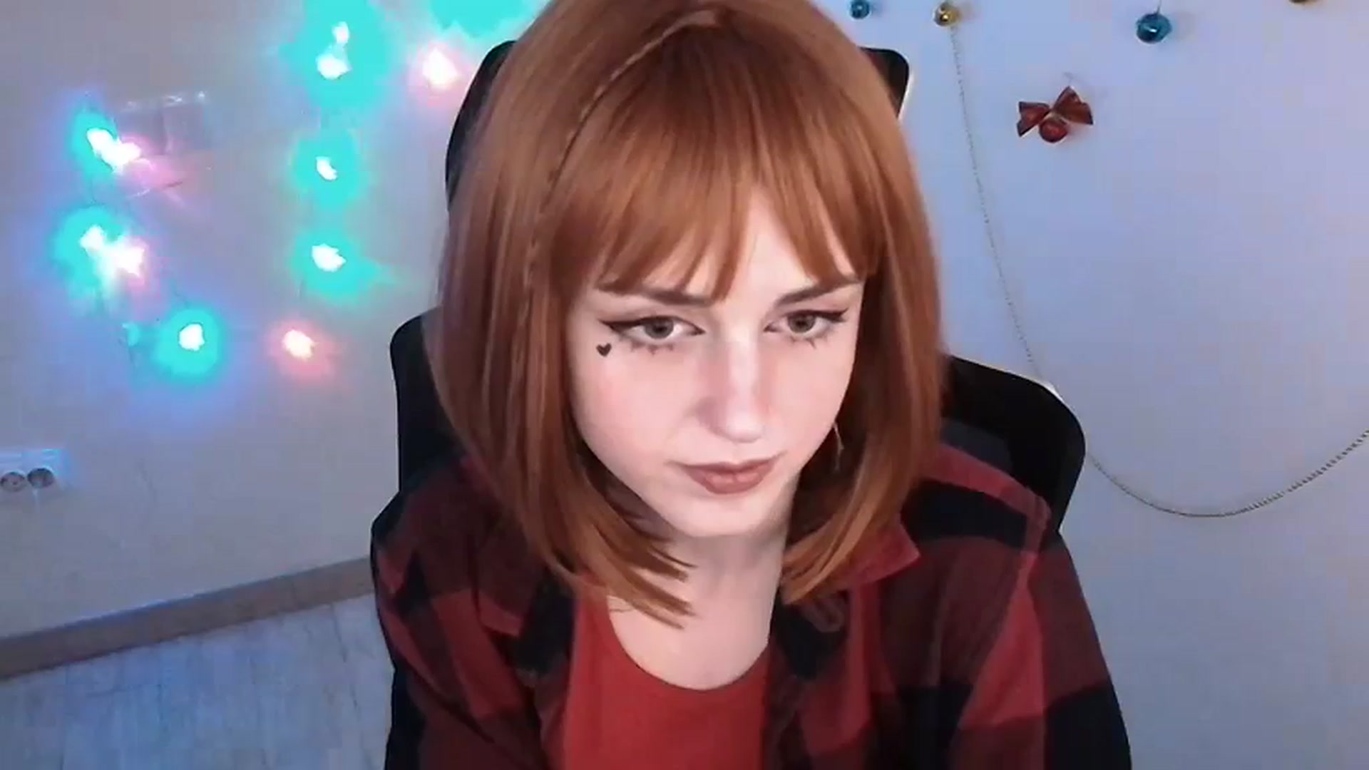 Gallery image thumbnail from Lurenn's myfreecams stream on, 12/23/2023, 16:17 image 4 of 20