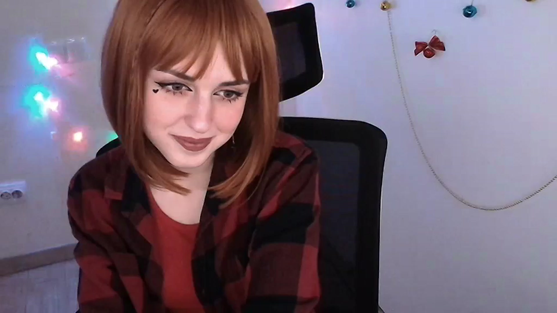 Gallery image thumbnail from Lurenn's myfreecams stream on, 12/23/2023, 16:17 image 8 of 20