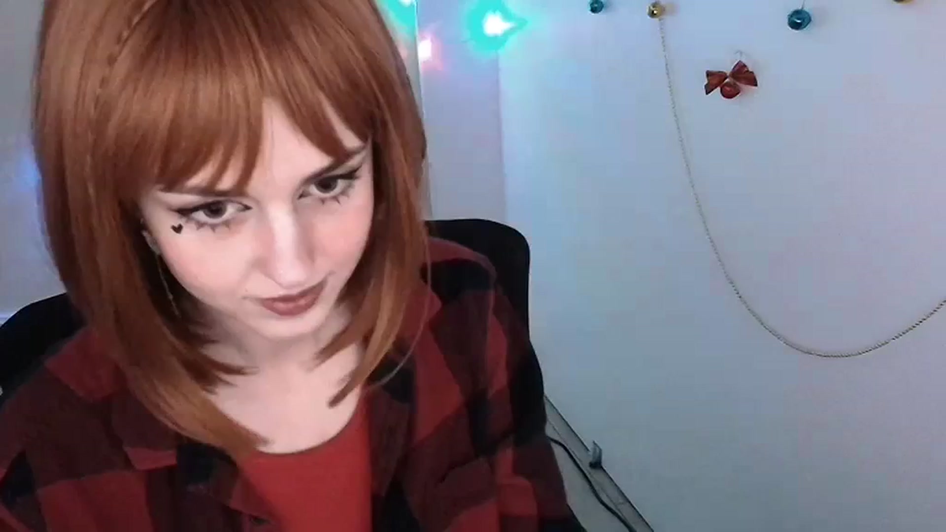 Gallery image thumbnail from Lurenn's myfreecams stream on, 12/23/2023, 16:17 image 10 of 20