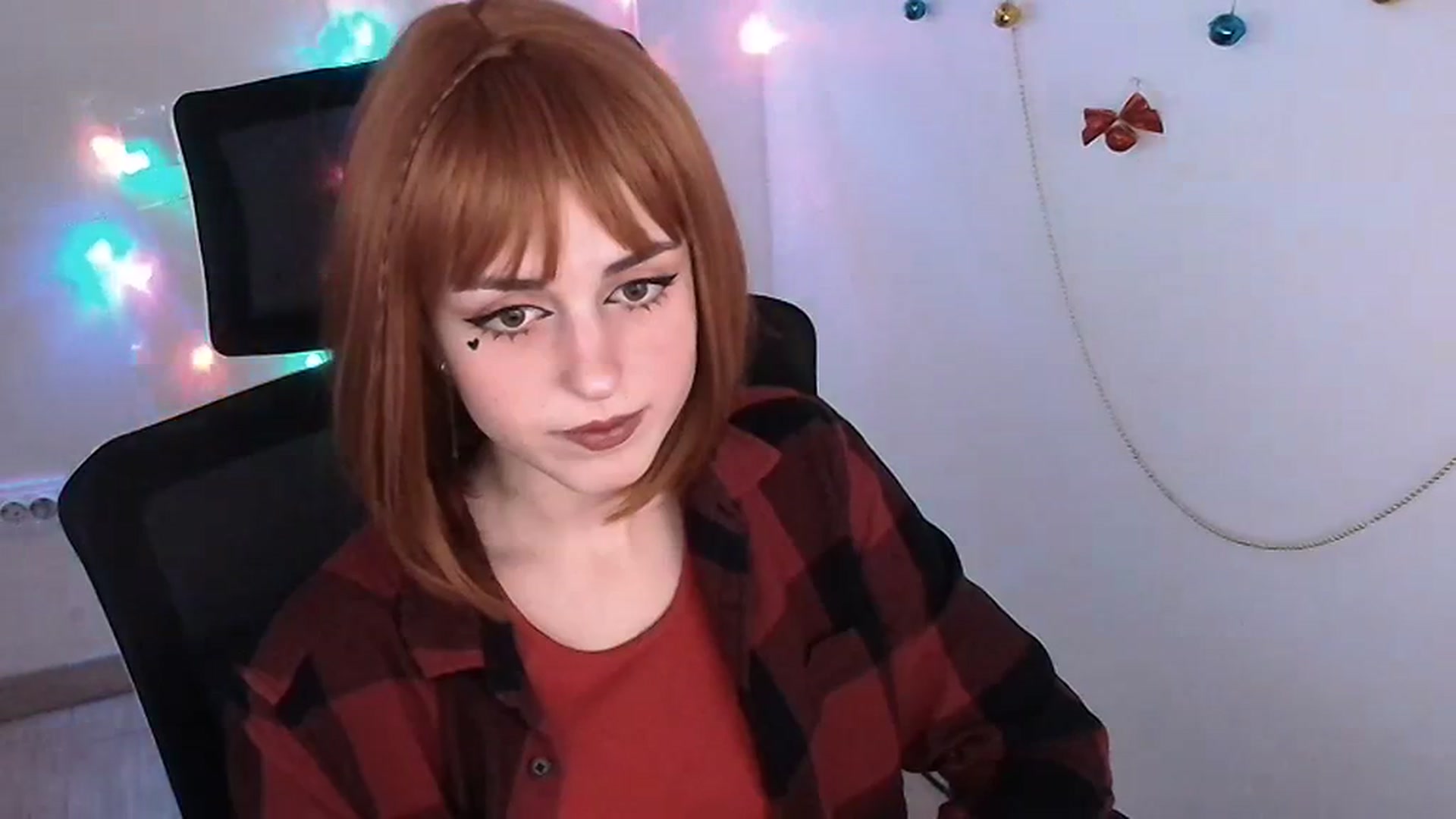 Gallery image thumbnail from Lurenn's myfreecams stream on, 12/23/2023, 16:17 image 5 of 20