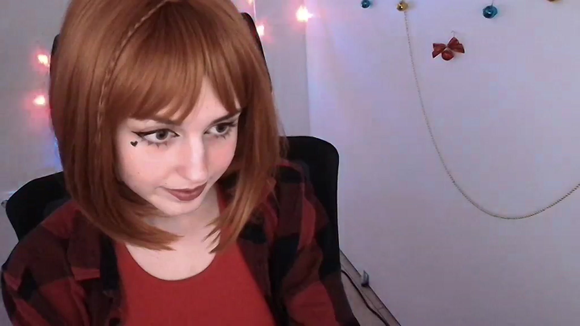 Gallery image thumbnail from Lurenn's myfreecams stream on, 12/23/2023, 16:17 image 11 of 20