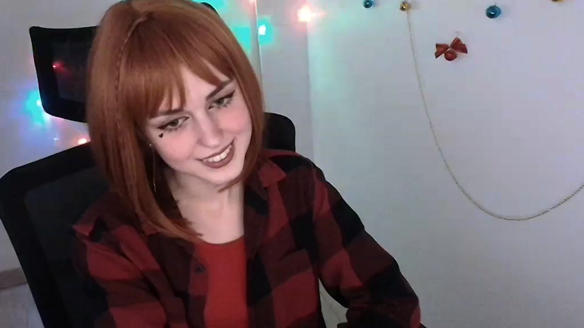 Gallery image thumbnail from Lurenn's myfreecams stream on, 12/23/2023, 16:17 image 9 of 20