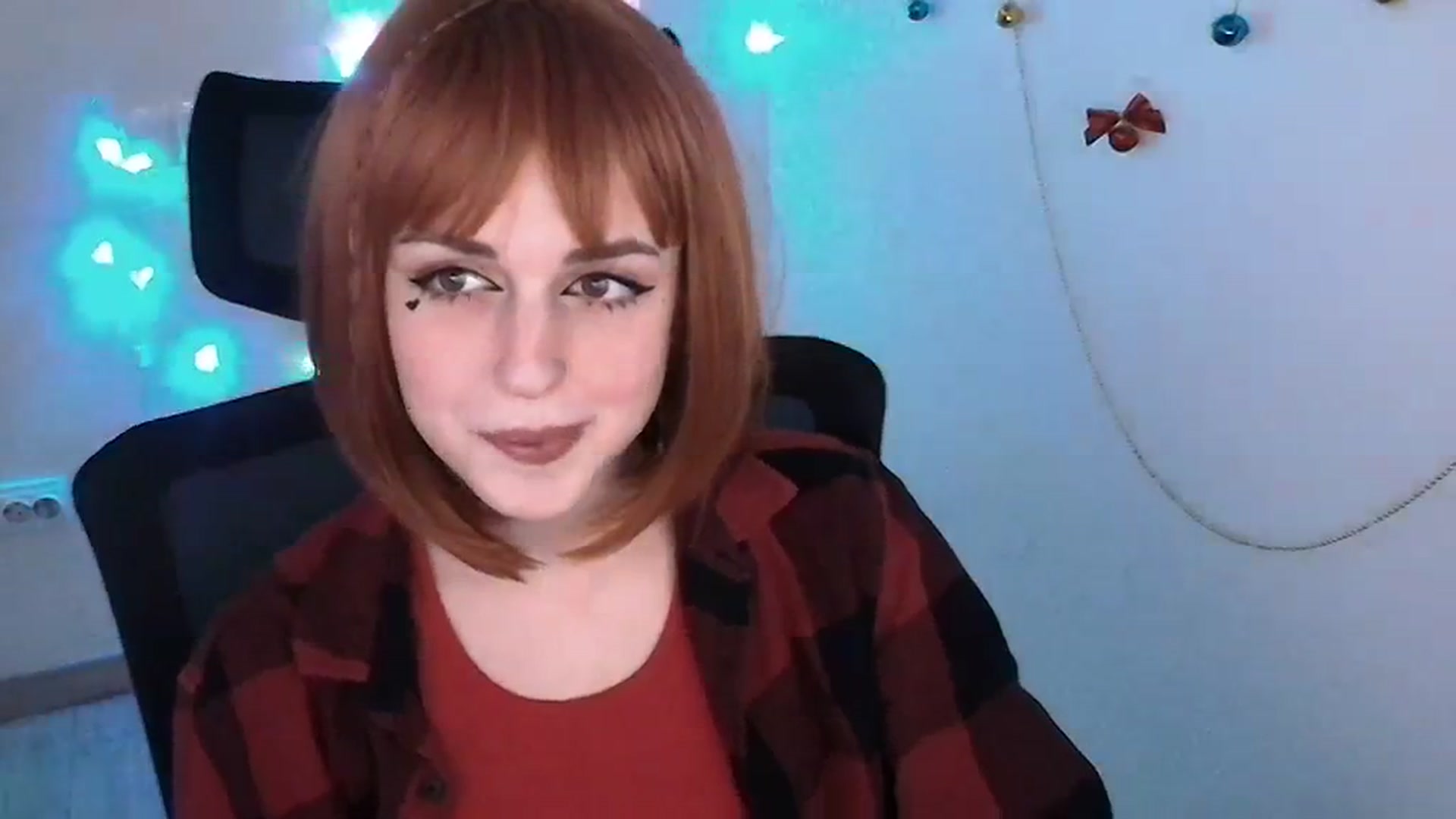 Gallery image thumbnail from Lurenn's myfreecams stream on, 12/23/2023, 16:17 image 13 of 20