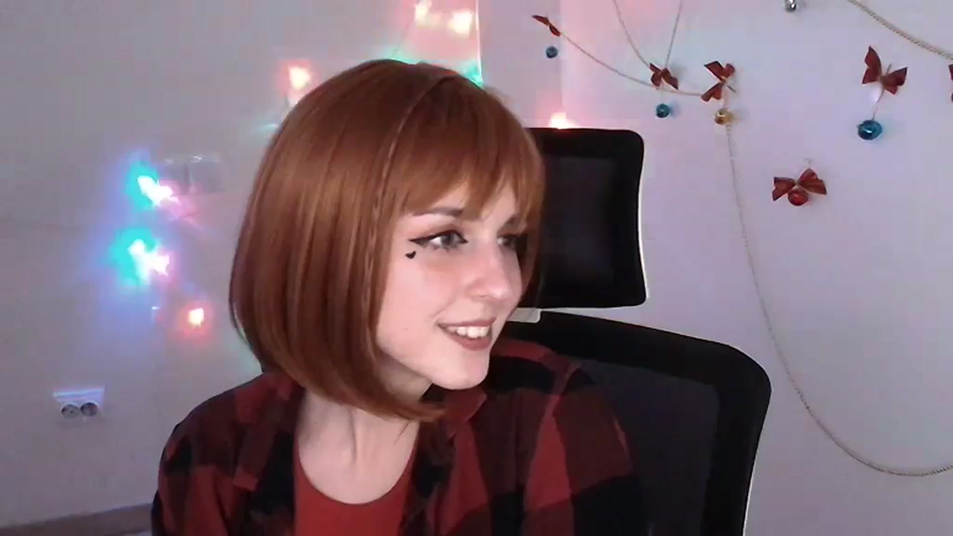 Gallery image thumbnail from Lurenn's myfreecams stream on, 12/23/2023, 18:14 image 14 of 20