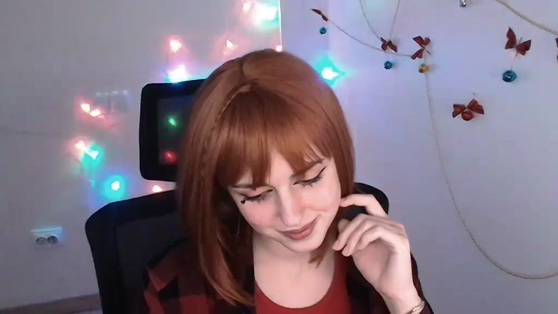 Gallery image thumbnail from Lurenn's myfreecams stream on, 12/23/2023, 18:14 image 16 of 20
