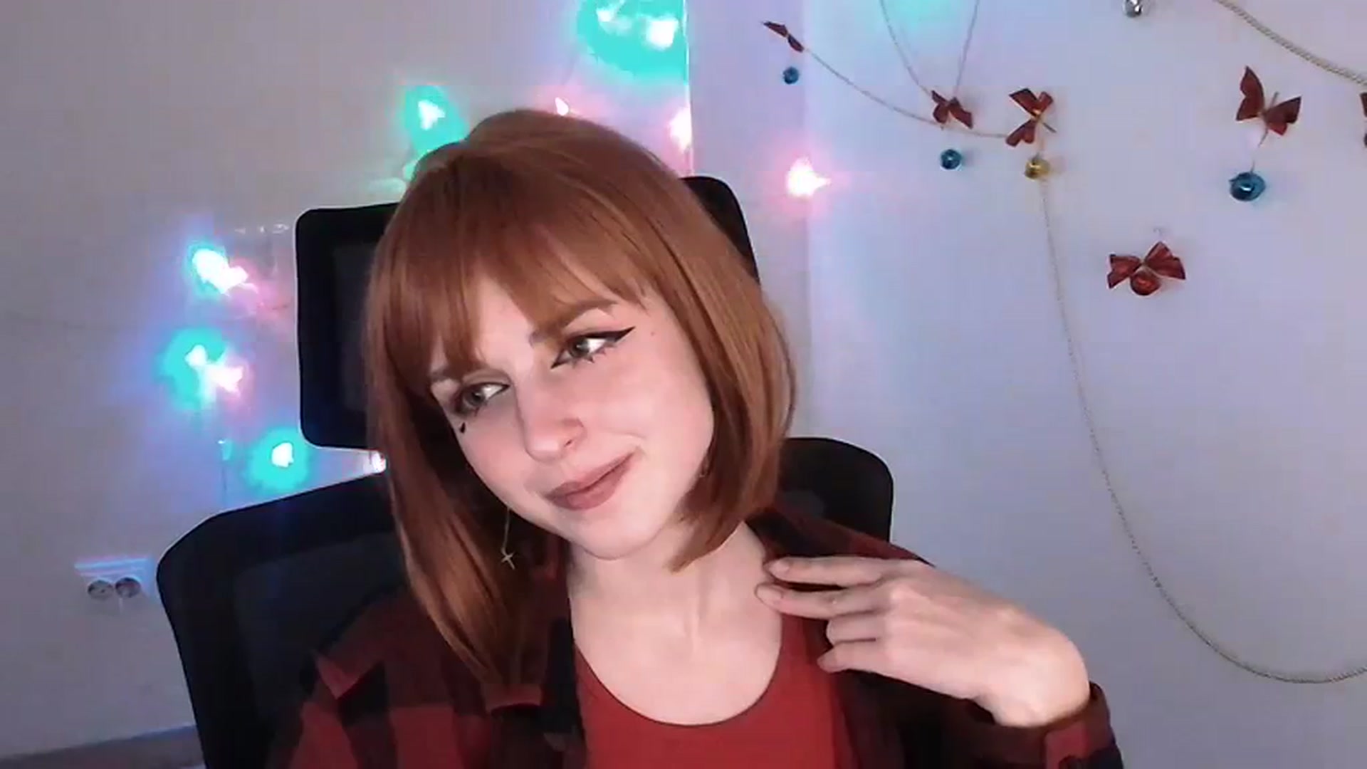 Gallery image thumbnail from Lurenn's myfreecams stream on, 12/23/2023, 18:14 image 18 of 20