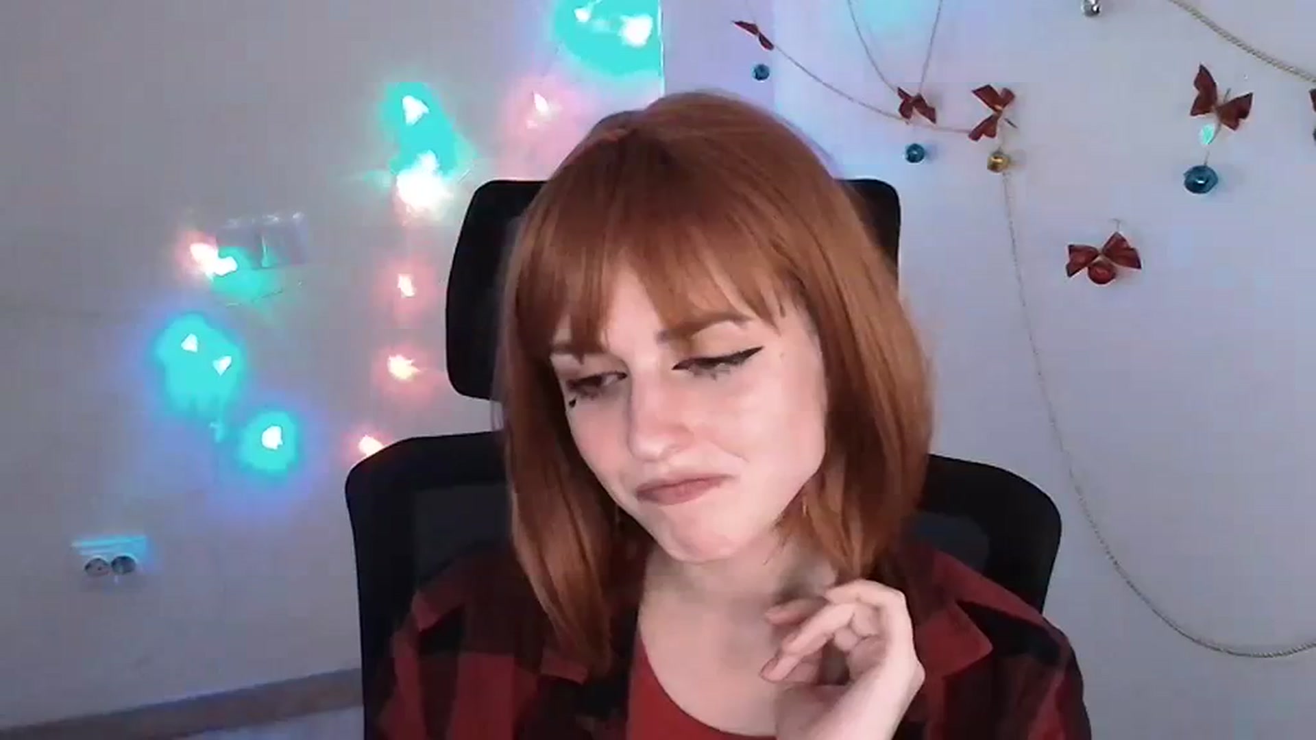 Gallery image thumbnail from Lurenn's myfreecams stream on, 12/23/2023, 18:14 image 17 of 20