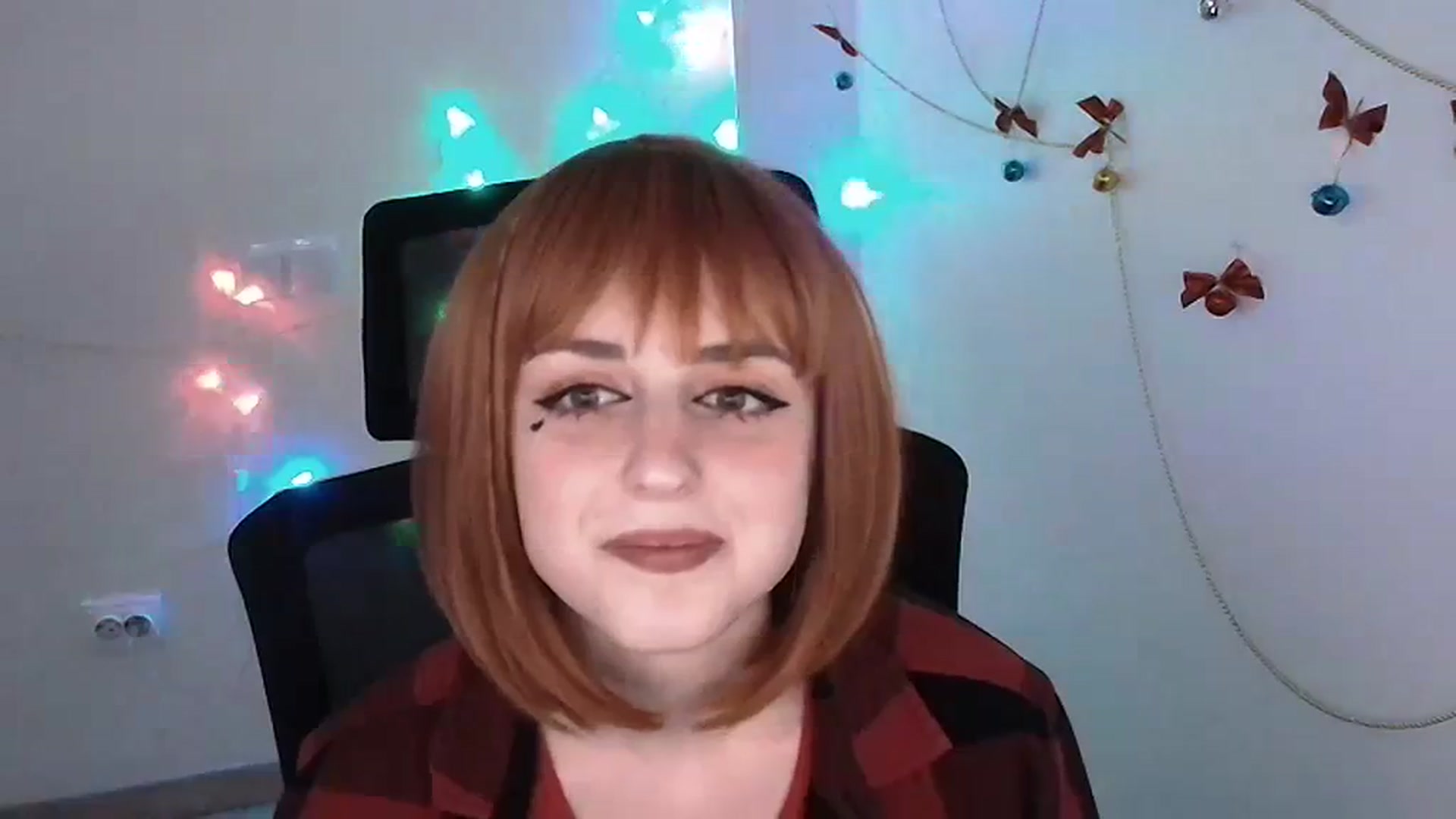 Gallery image thumbnail from Lurenn's myfreecams stream on, 12/23/2023, 19:04 image 14 of 20