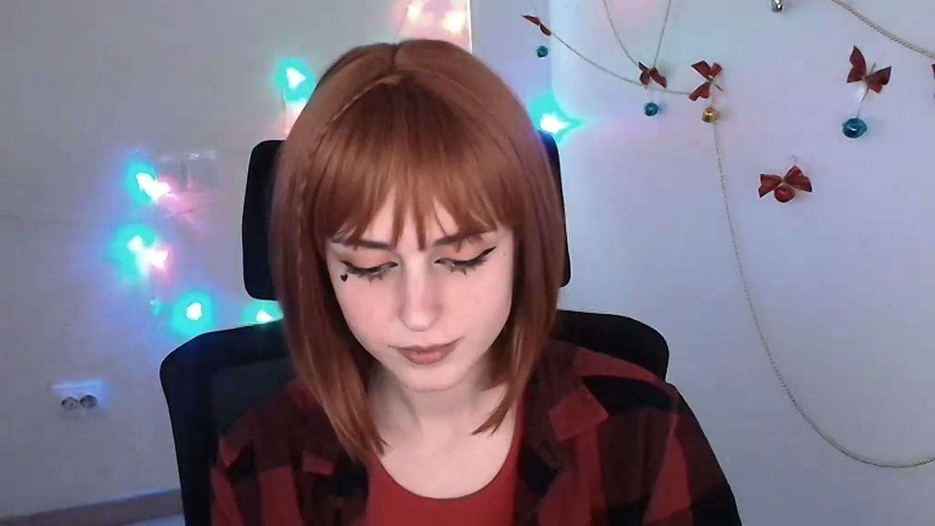 Gallery image thumbnail from Lurenn's myfreecams stream on, 12/23/2023, 19:04 image 2 of 20