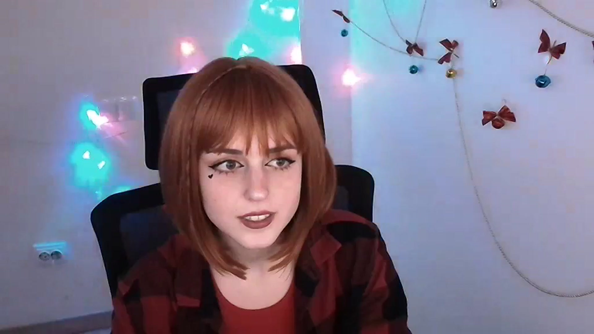 Gallery image thumbnail from Lurenn's myfreecams stream on, 12/23/2023, 19:04 image 10 of 20