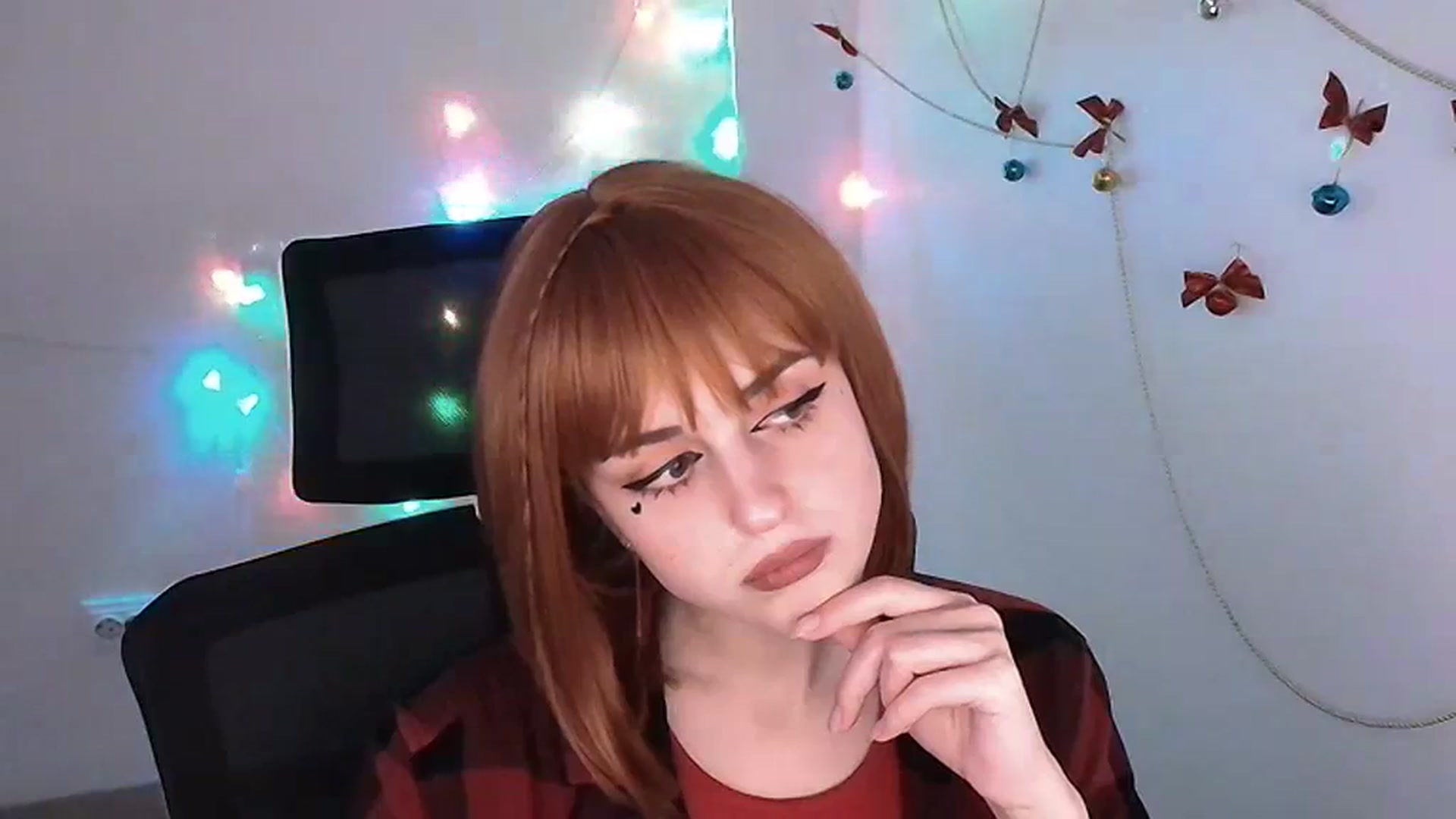 Gallery image thumbnail from Lurenn's myfreecams stream on, 12/23/2023, 19:04 image 8 of 20