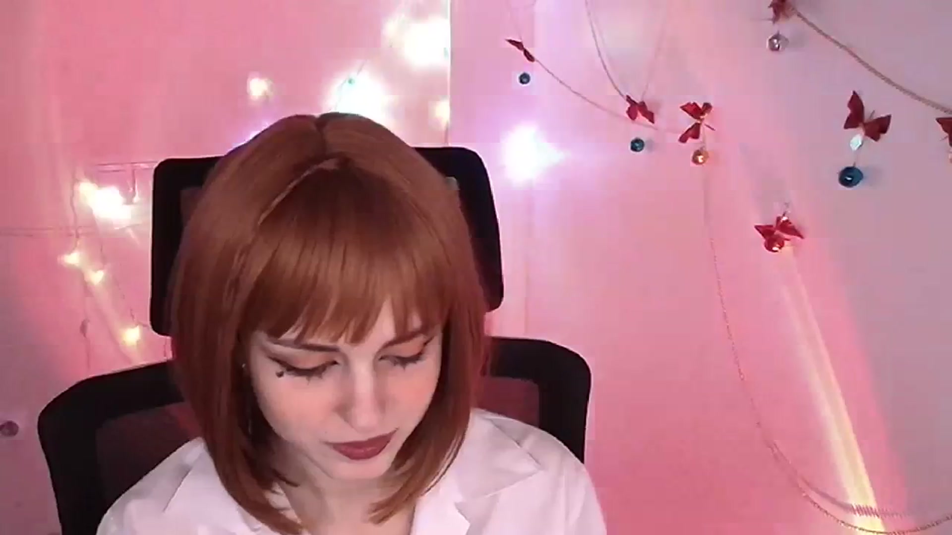 Gallery image thumbnail from Lurenn's myfreecams stream on, 12/24/2023, 14:11 image 10 of 20