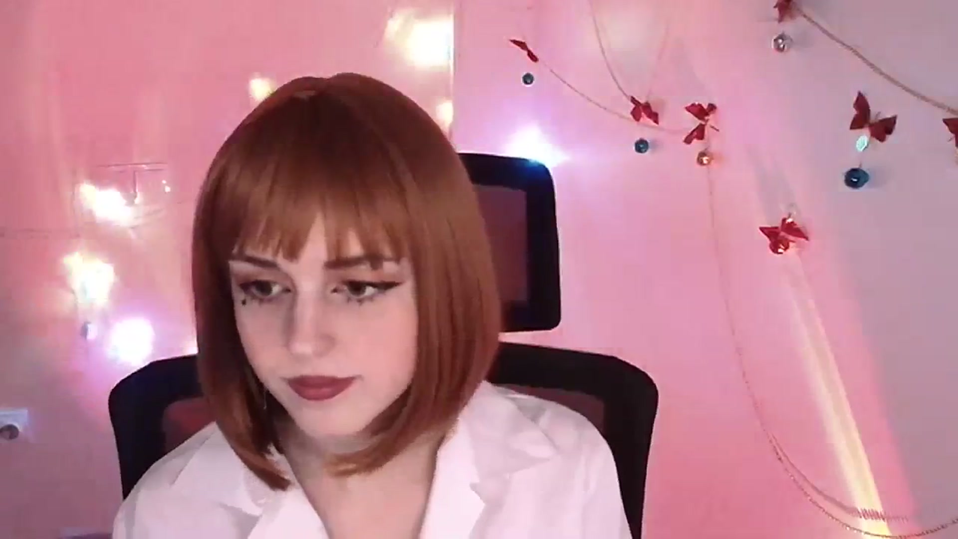 Gallery image thumbnail from Lurenn's myfreecams stream on, 12/24/2023, 14:11 image 5 of 20