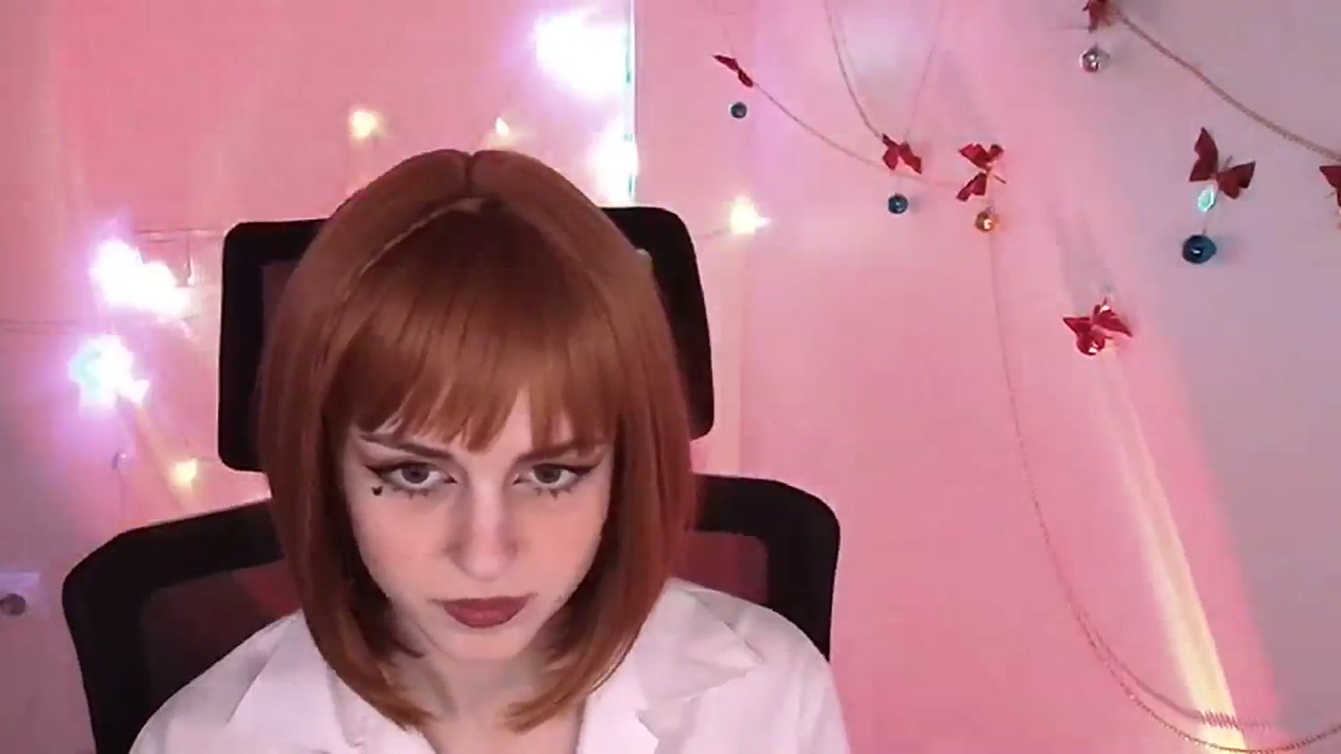 Gallery image thumbnail from Lurenn's myfreecams stream on, 12/24/2023, 14:11 image 11 of 20
