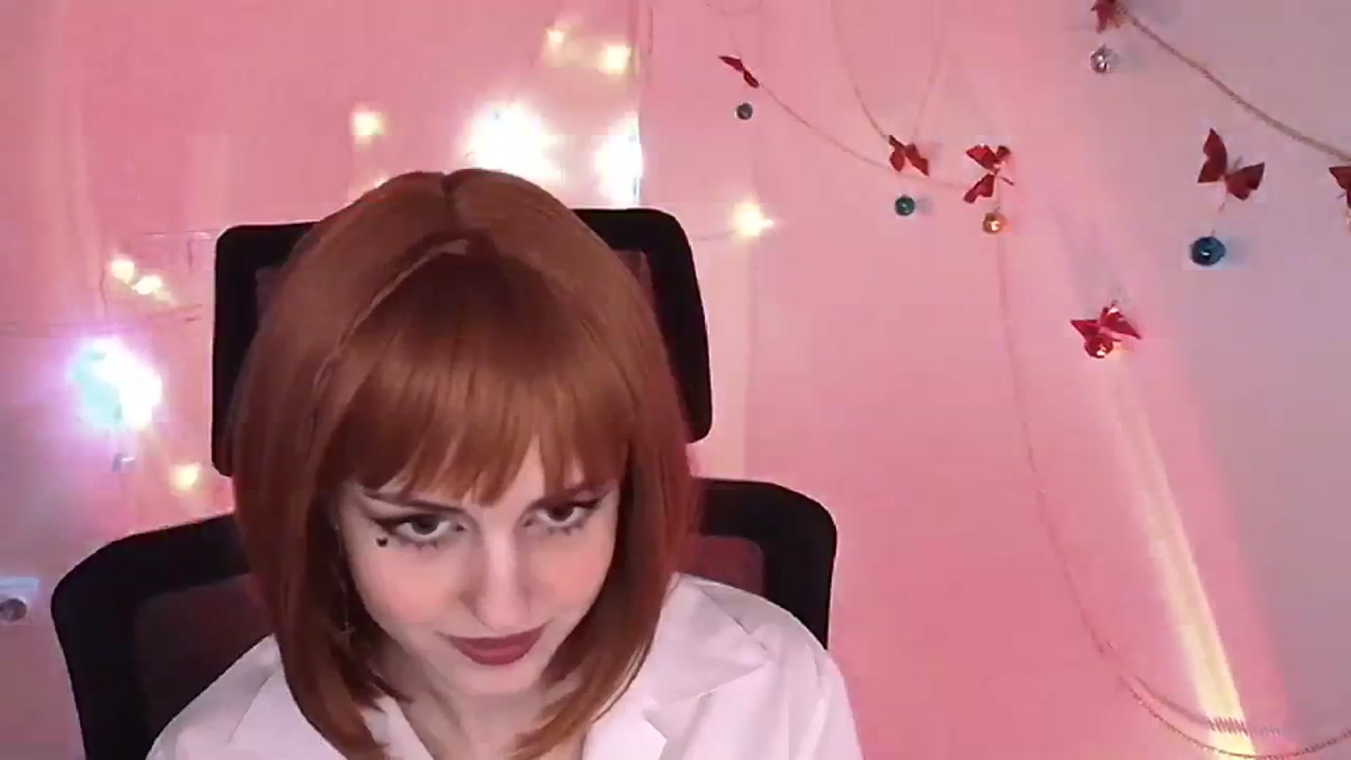Gallery image thumbnail from Lurenn's myfreecams stream on, 12/24/2023, 14:11 image 12 of 20