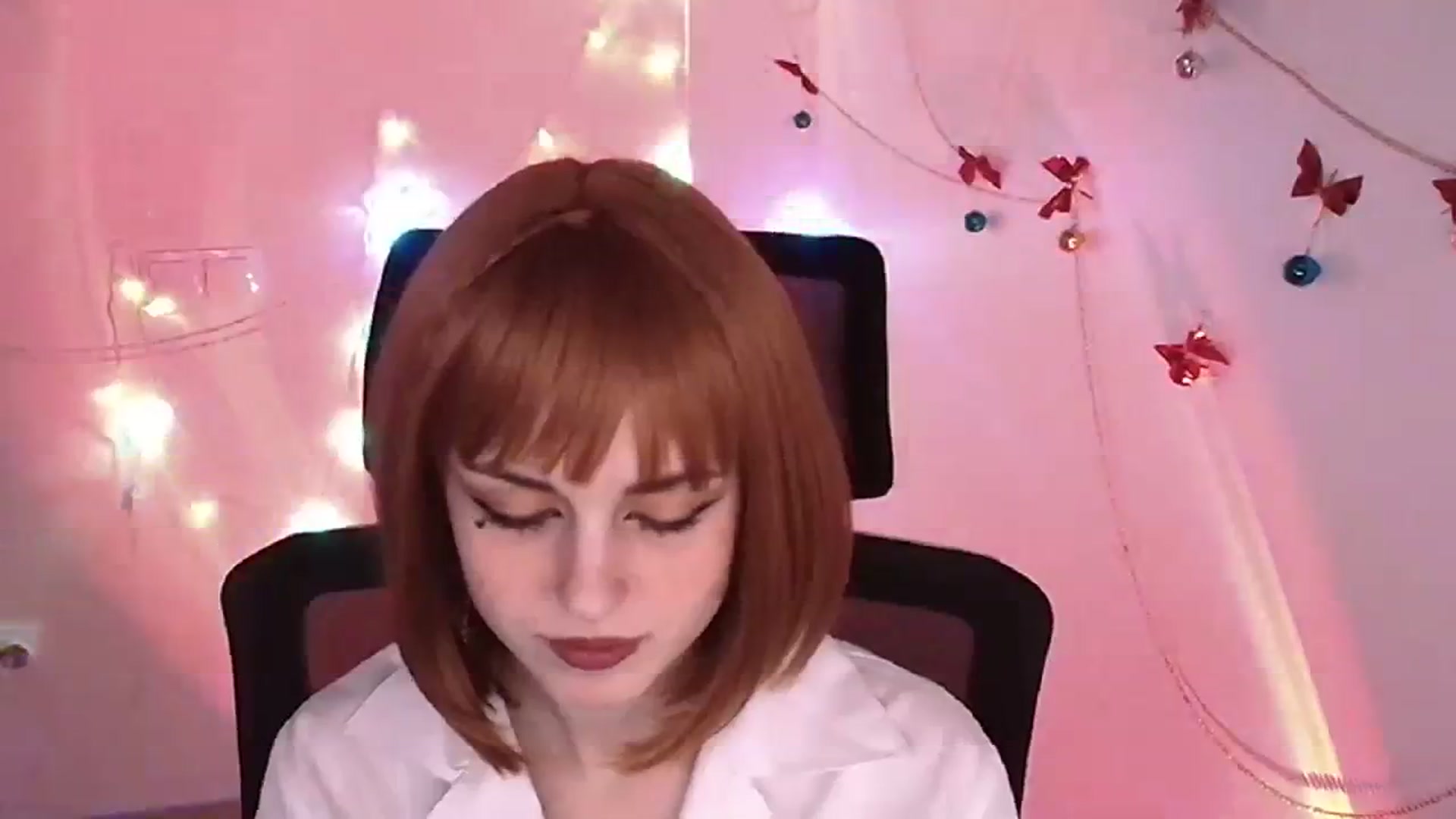 Gallery image thumbnail from Lurenn's myfreecams stream on, 12/24/2023, 14:11 image 8 of 20