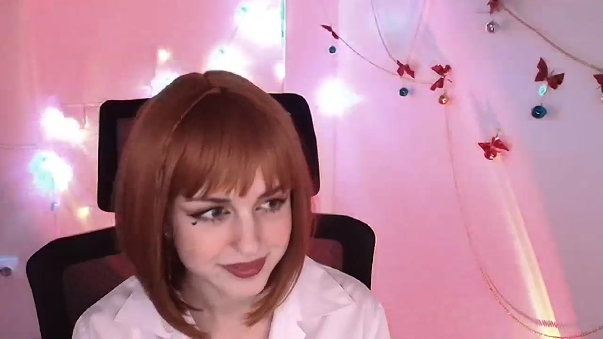 Gallery image thumbnail from Lurenn's myfreecams stream on, 12/24/2023, 14:11 image 15 of 20