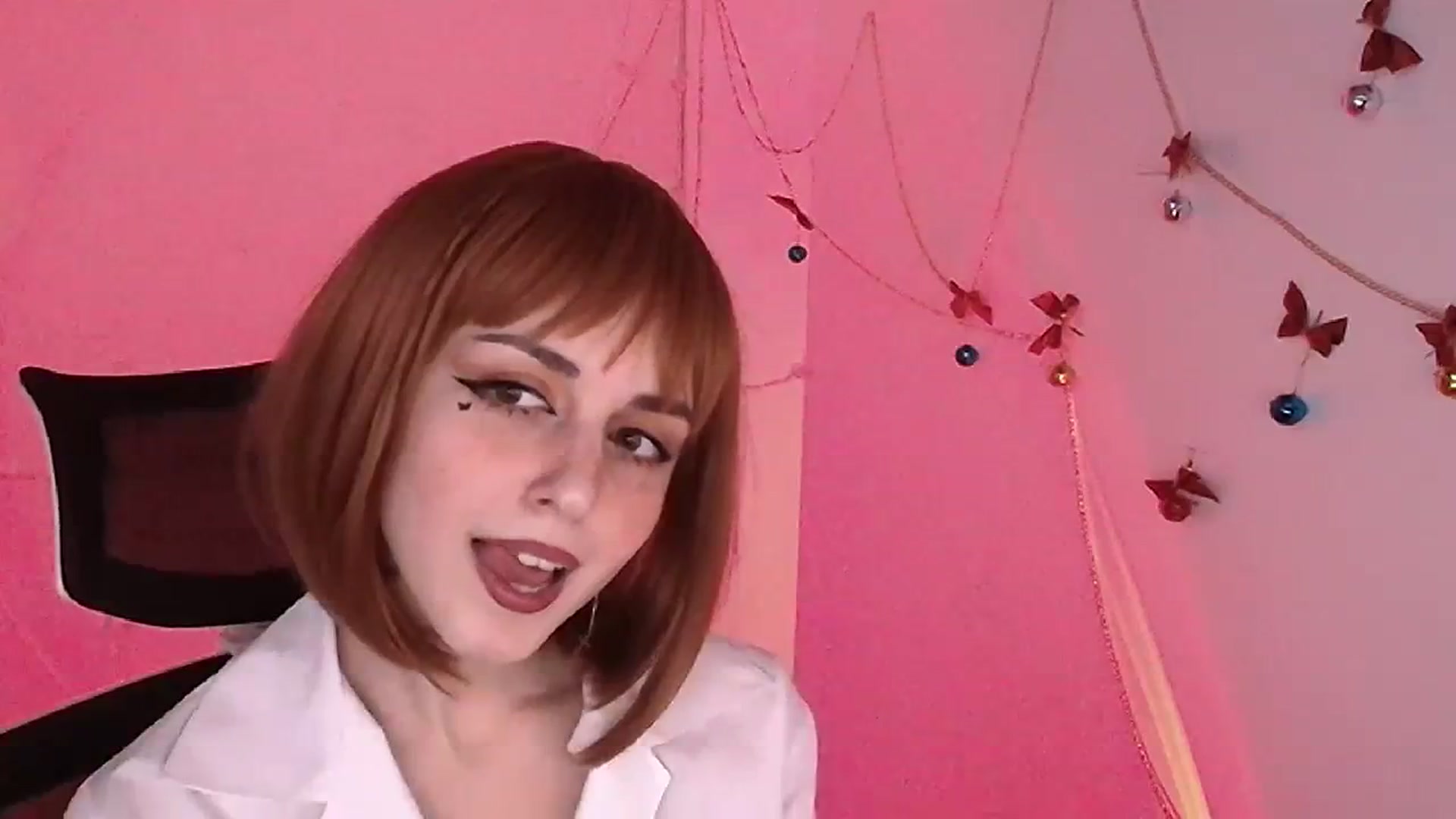 Gallery image thumbnail from Lurenn's myfreecams stream on, 12/24/2023, 16:24 image 17 of 20