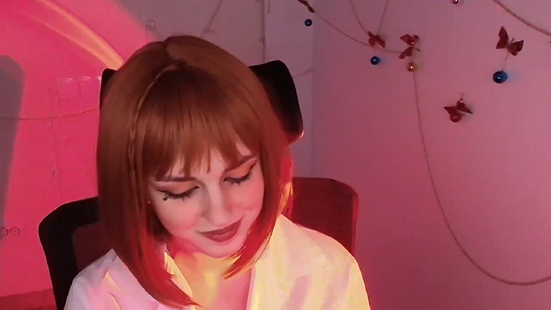 Gallery image thumbnail from Lurenn's myfreecams stream on, 12/24/2023, 16:24 image 6 of 20
