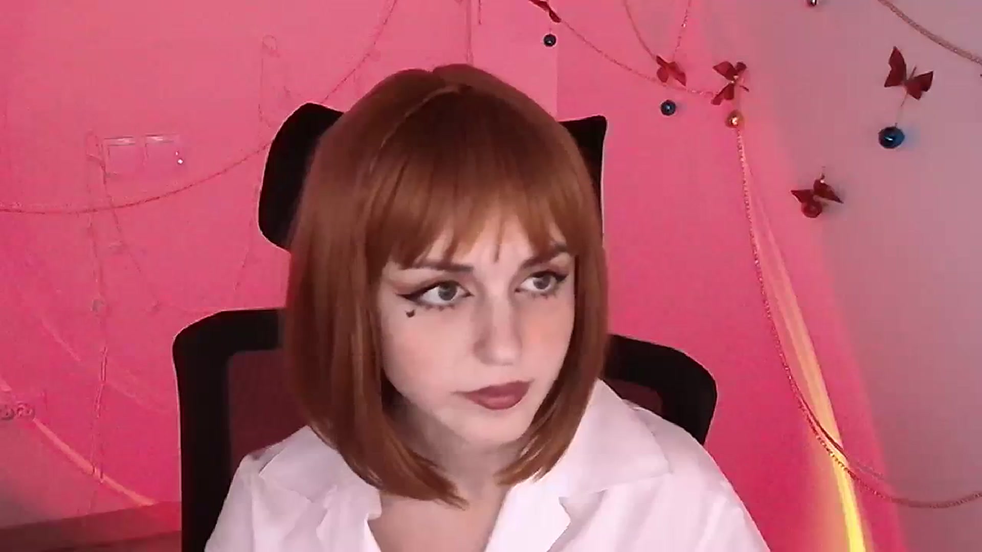Gallery image thumbnail from Lurenn's myfreecams stream on, 12/24/2023, 16:24 image 10 of 20