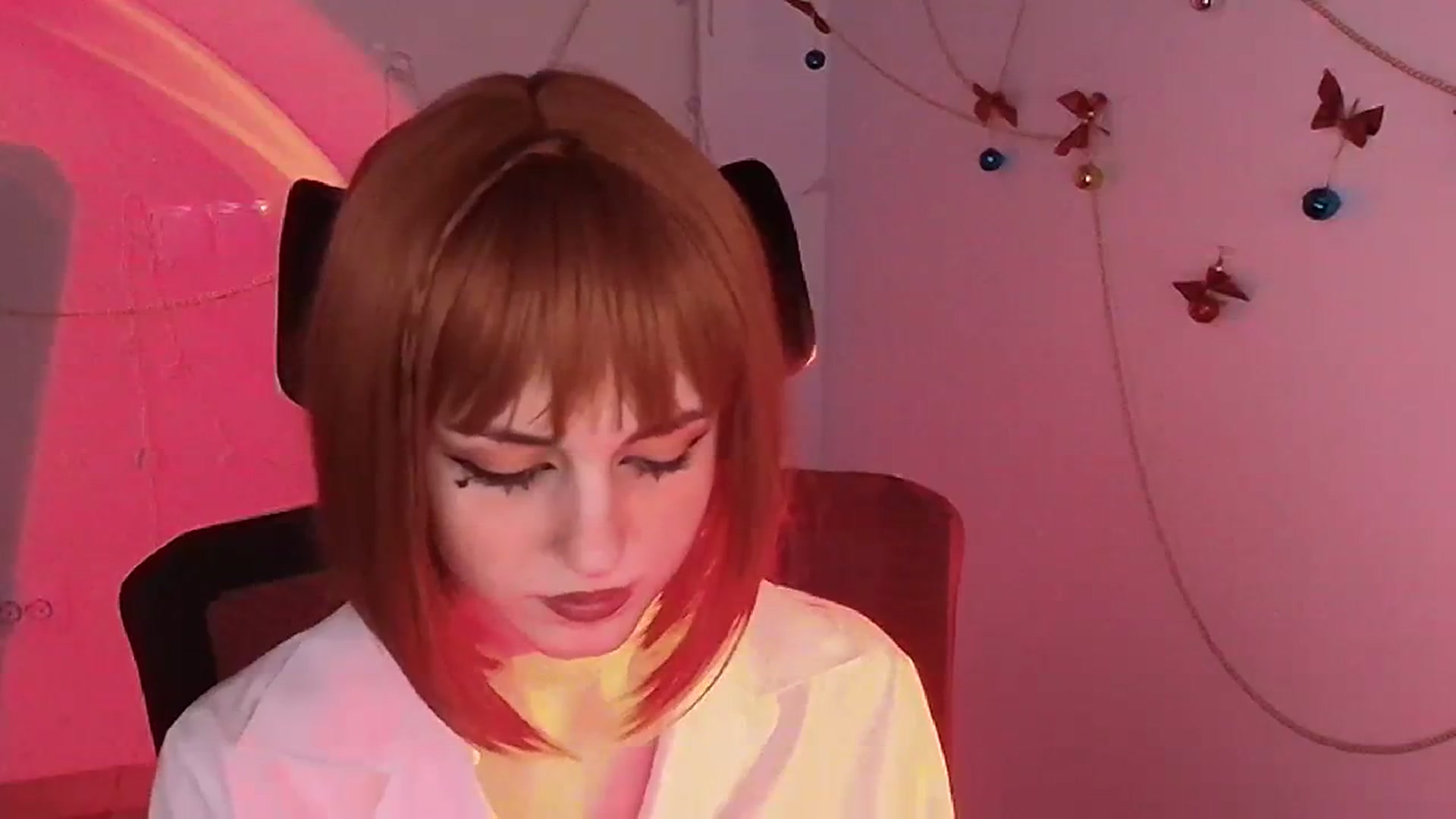 Gallery image thumbnail from Lurenn's myfreecams stream on, 12/24/2023, 16:24 image 2 of 20