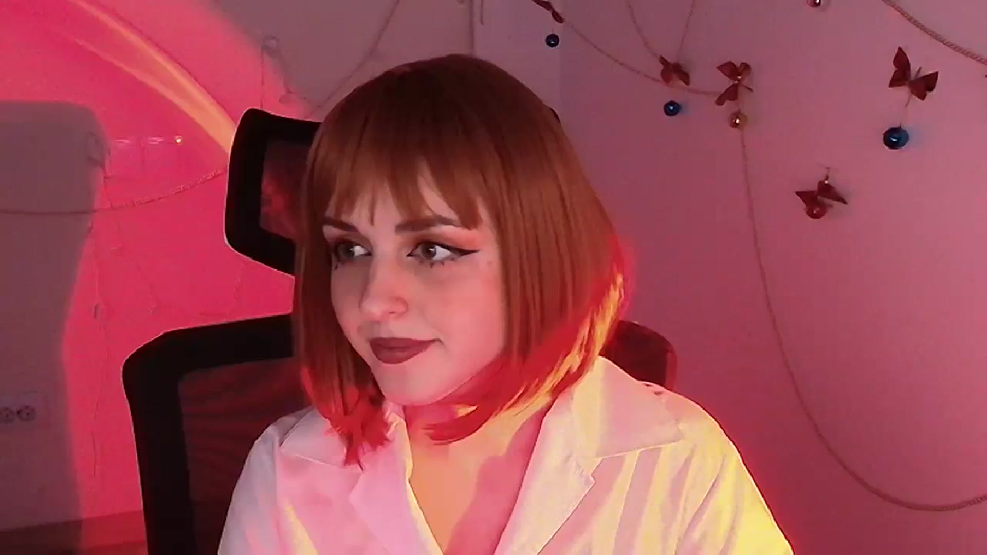 Gallery image thumbnail from Lurenn's myfreecams stream on, 12/24/2023, 16:24 image 8 of 20