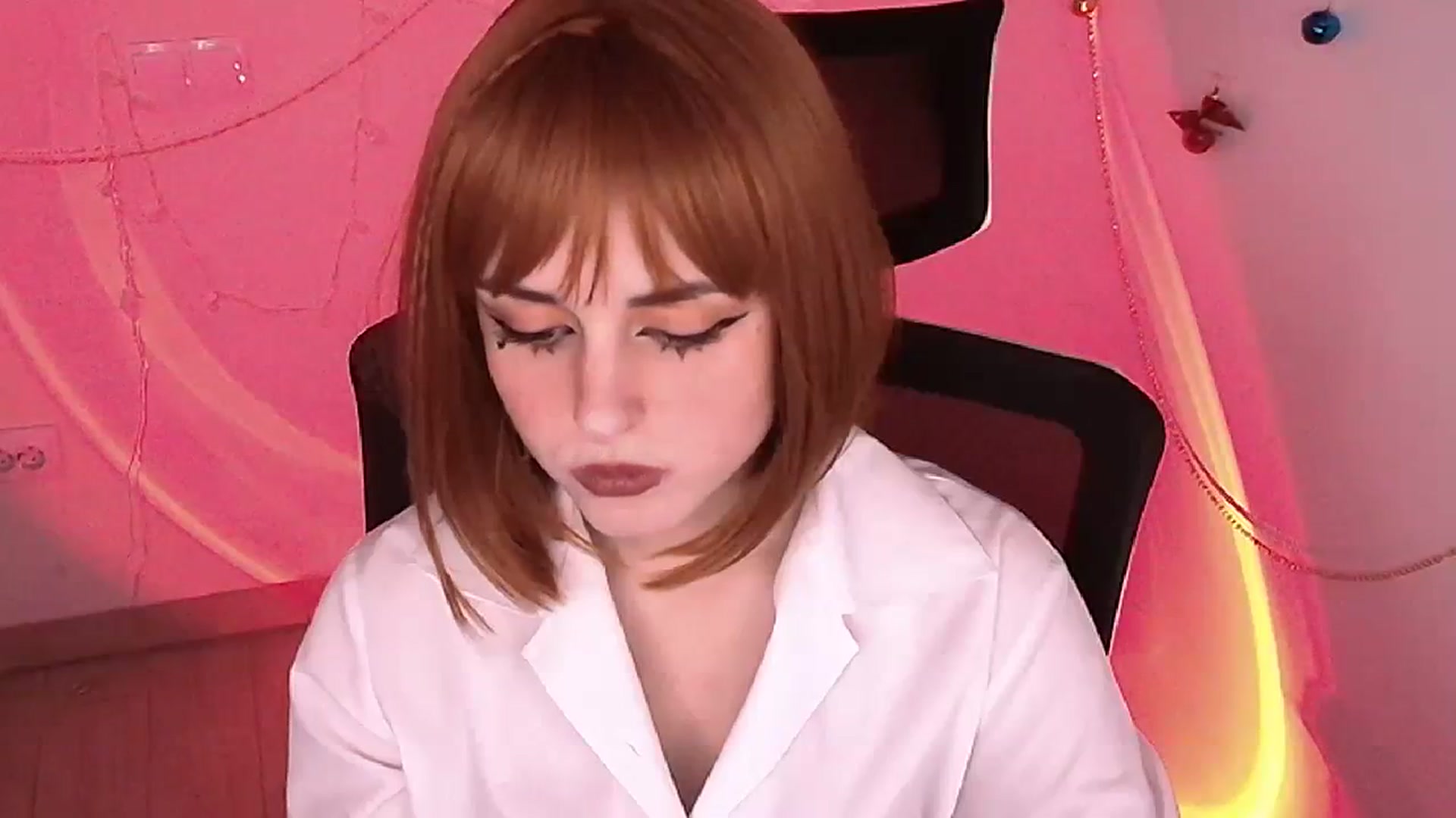 Gallery image thumbnail from Lurenn's myfreecams stream on, 12/24/2023, 19:00 image 7 of 20