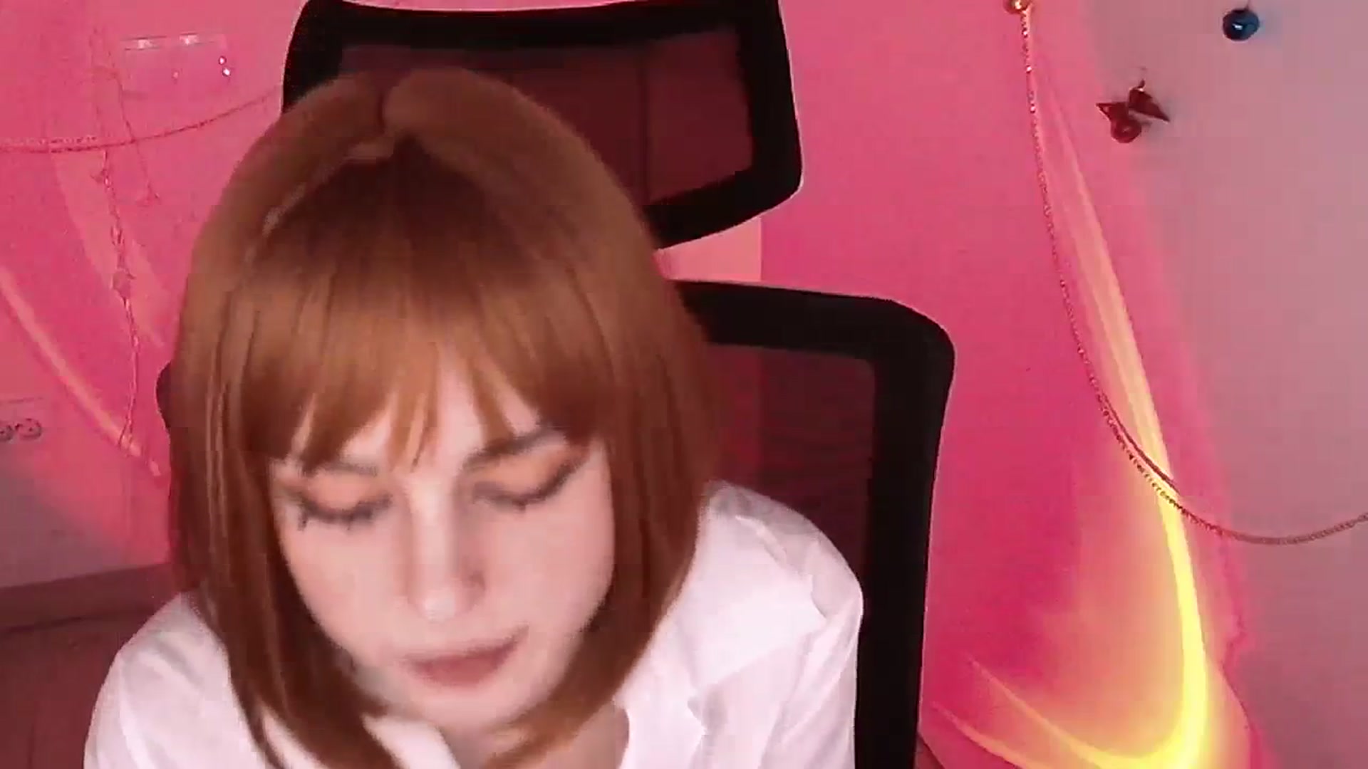 Gallery image thumbnail from Lurenn's myfreecams stream on, 12/24/2023, 19:00 image 3 of 20