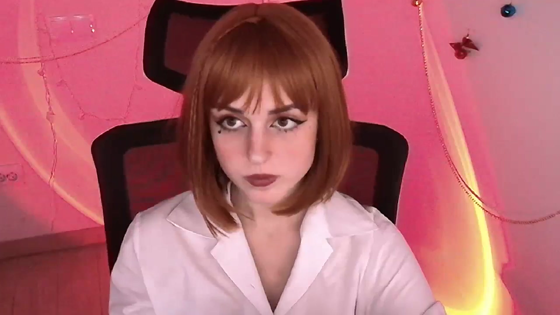 Gallery image thumbnail from Lurenn's myfreecams stream on, 12/24/2023, 19:00 image 12 of 20