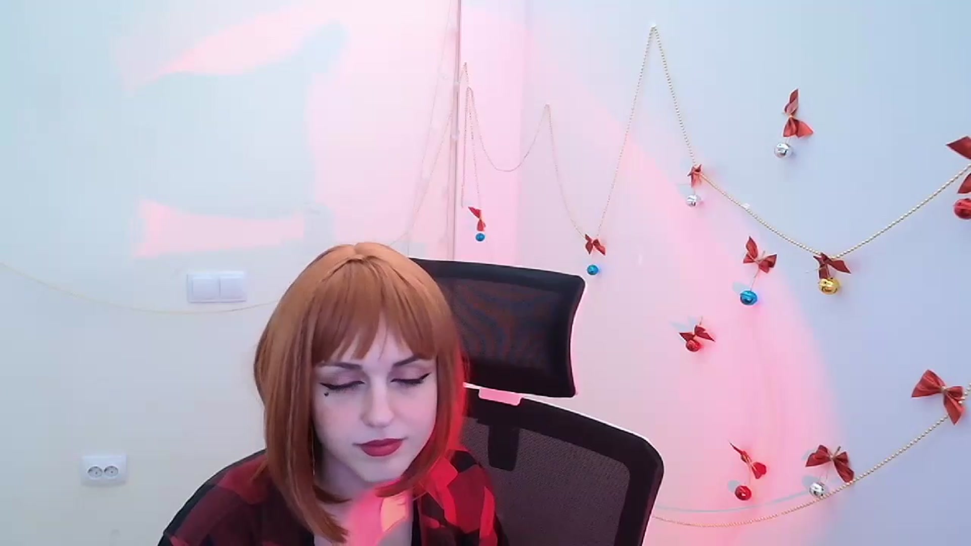 Gallery image thumbnail from Lurenn's myfreecams stream on, 12/26/2023, 09:39 image 19 of 20