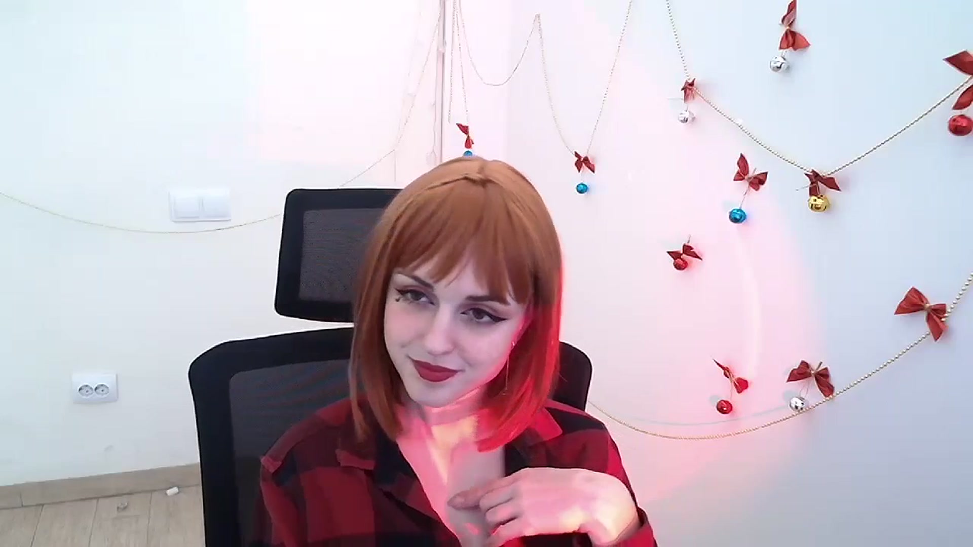 Gallery image thumbnail from Lurenn's myfreecams stream on, 12/26/2023, 09:39 image 6 of 20