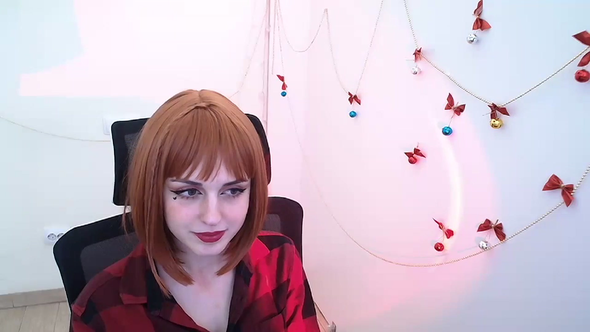 Gallery image thumbnail from Lurenn's myfreecams stream on, 12/26/2023, 09:39 image 4 of 20