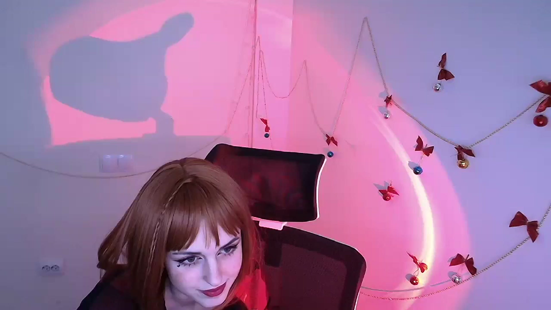 Gallery image thumbnail from Lurenn's myfreecams stream on, 12/26/2023, 10:29 image 1 of 20