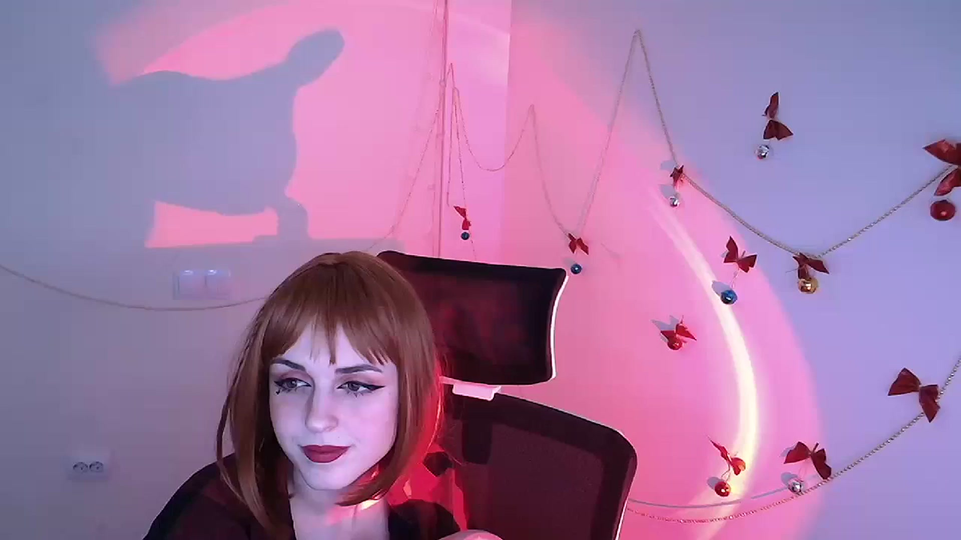 Gallery image thumbnail from Lurenn's myfreecams stream on, 12/26/2023, 10:29 image 4 of 20