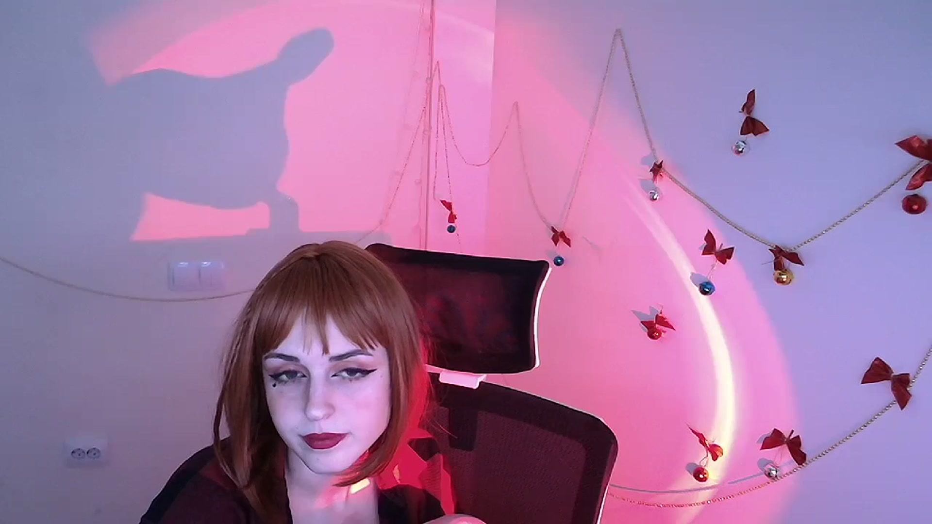 Gallery image thumbnail from Lurenn's myfreecams stream on, 12/26/2023, 10:29 image 3 of 20