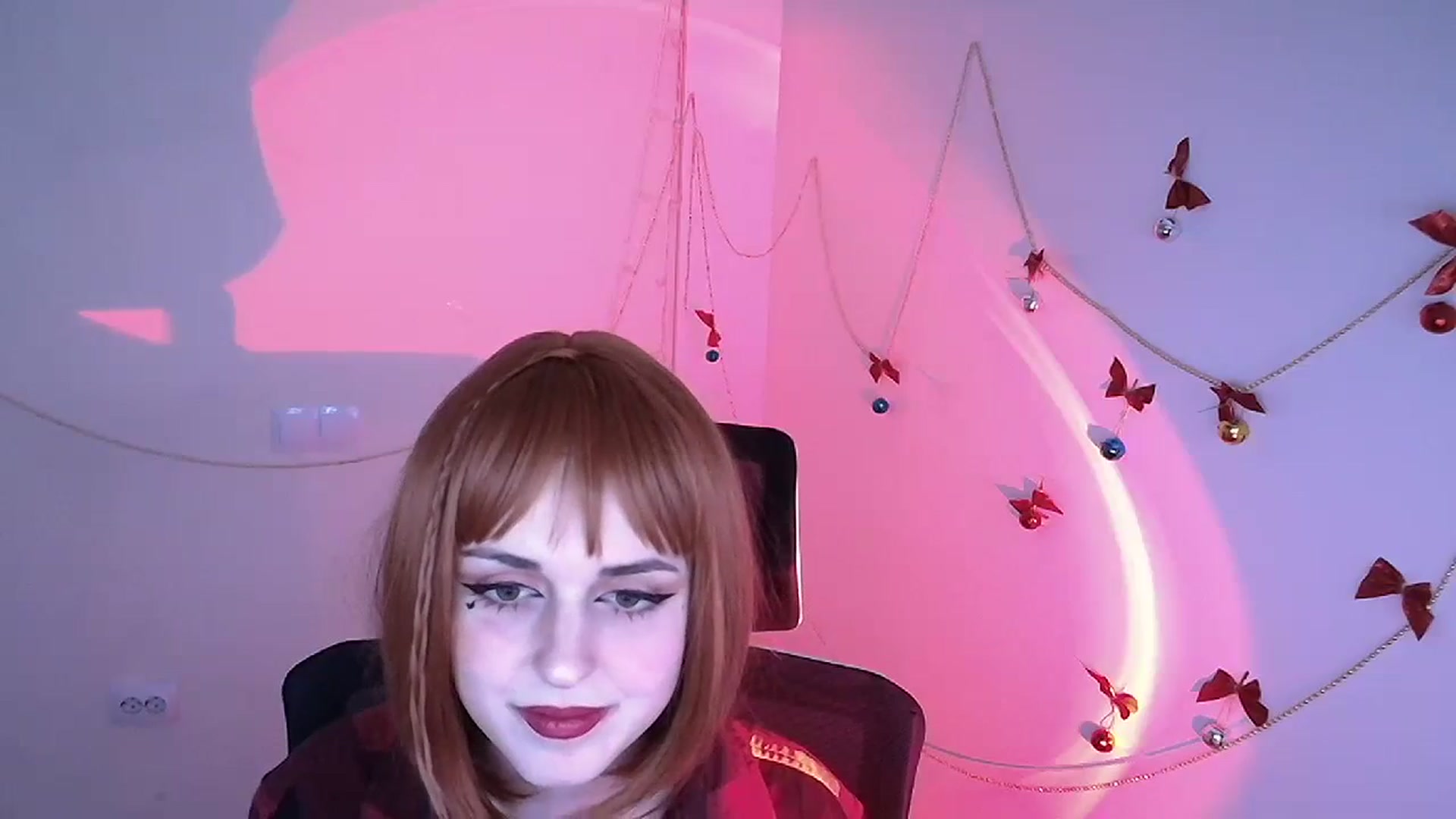 Gallery image thumbnail from Lurenn's myfreecams stream on, 12/26/2023, 10:29 image 12 of 20