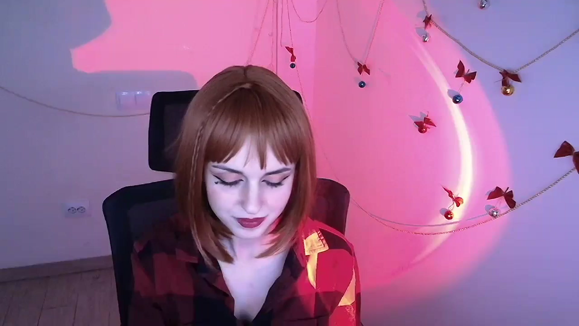 Gallery image thumbnail from Lurenn's myfreecams stream on, 12/26/2023, 10:29 image 20 of 20