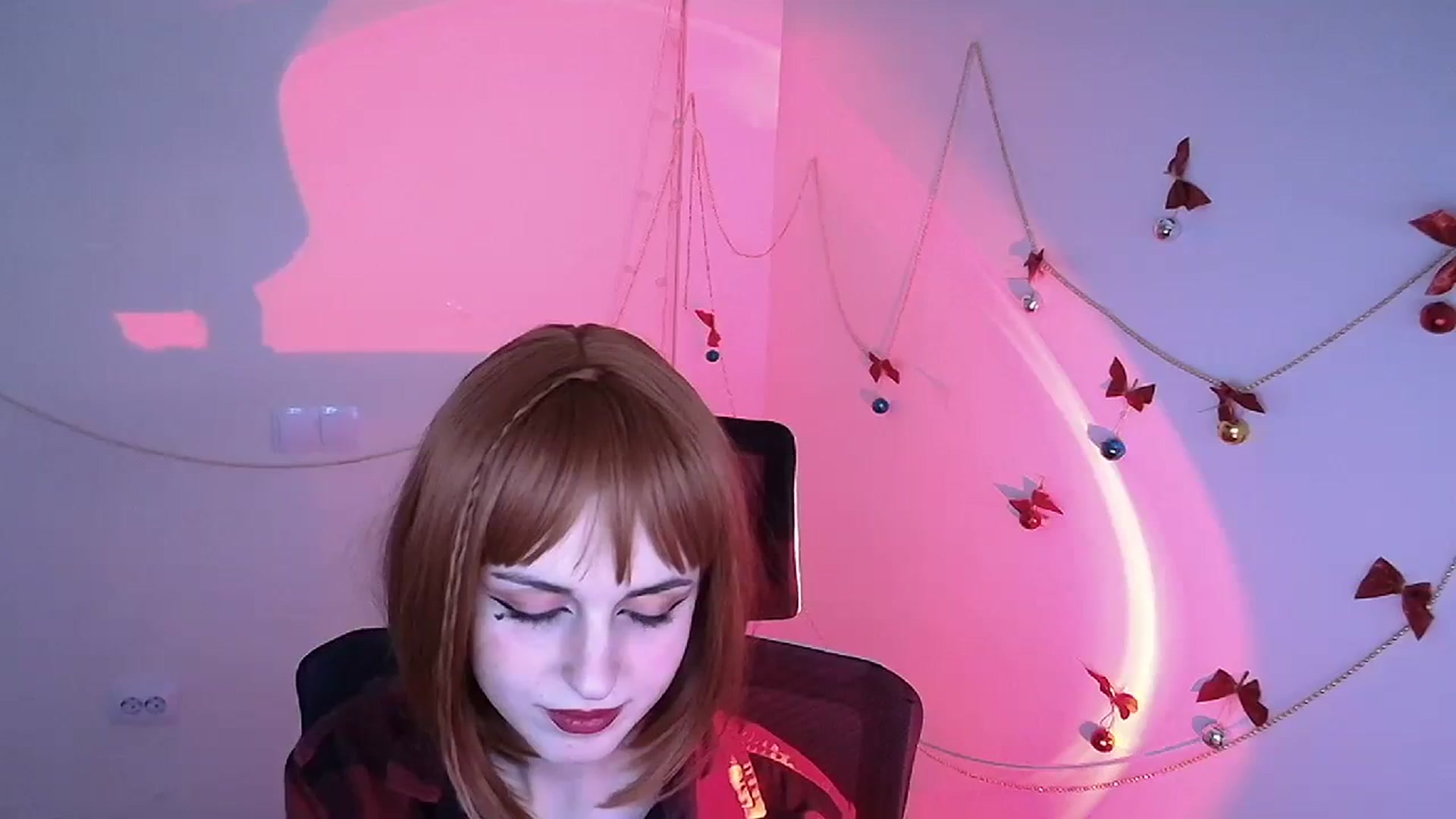 Gallery image thumbnail from Lurenn's myfreecams stream on, 12/26/2023, 10:29 image 17 of 20