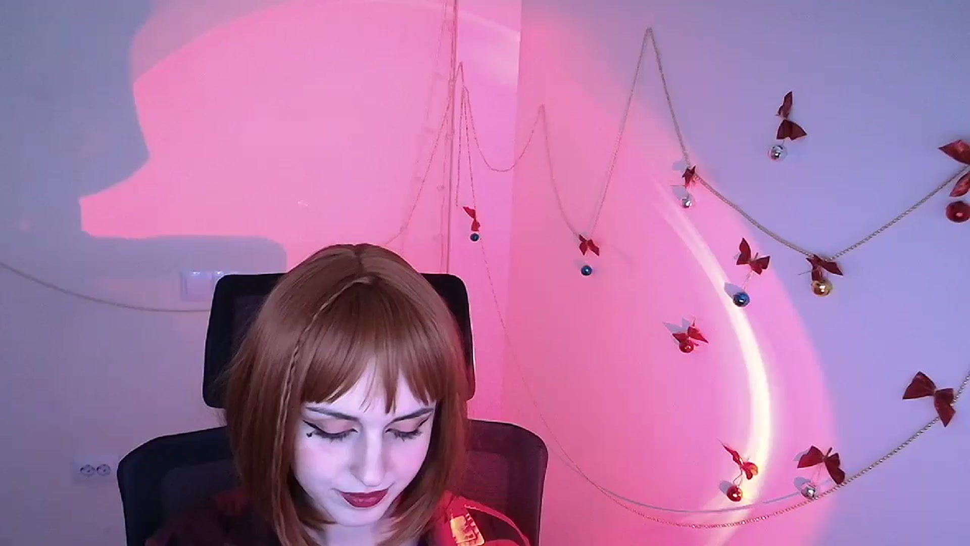 Gallery image thumbnail from Lurenn's myfreecams stream on, 12/26/2023, 10:29 image 15 of 20