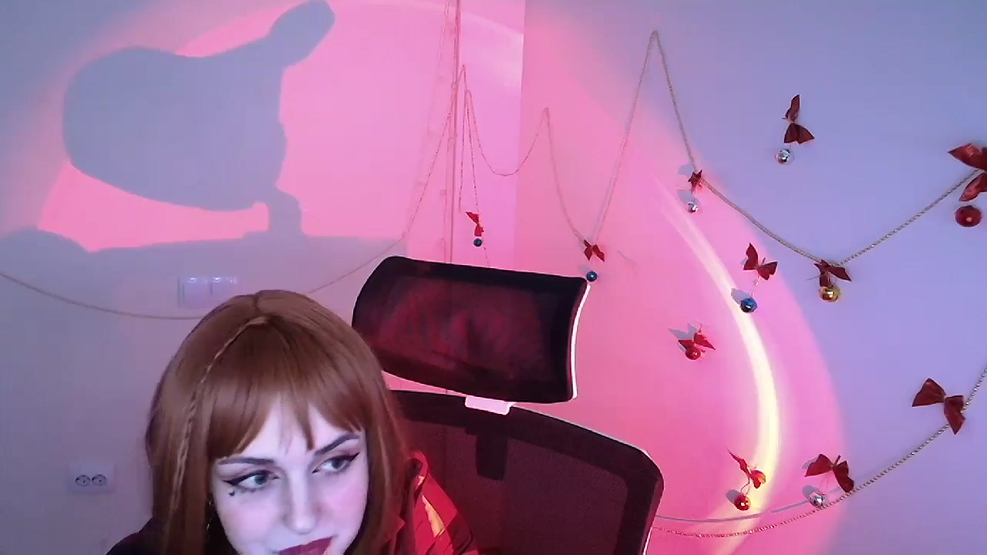 Gallery image thumbnail from Lurenn's myfreecams stream on, 12/26/2023, 10:29 image 7 of 20